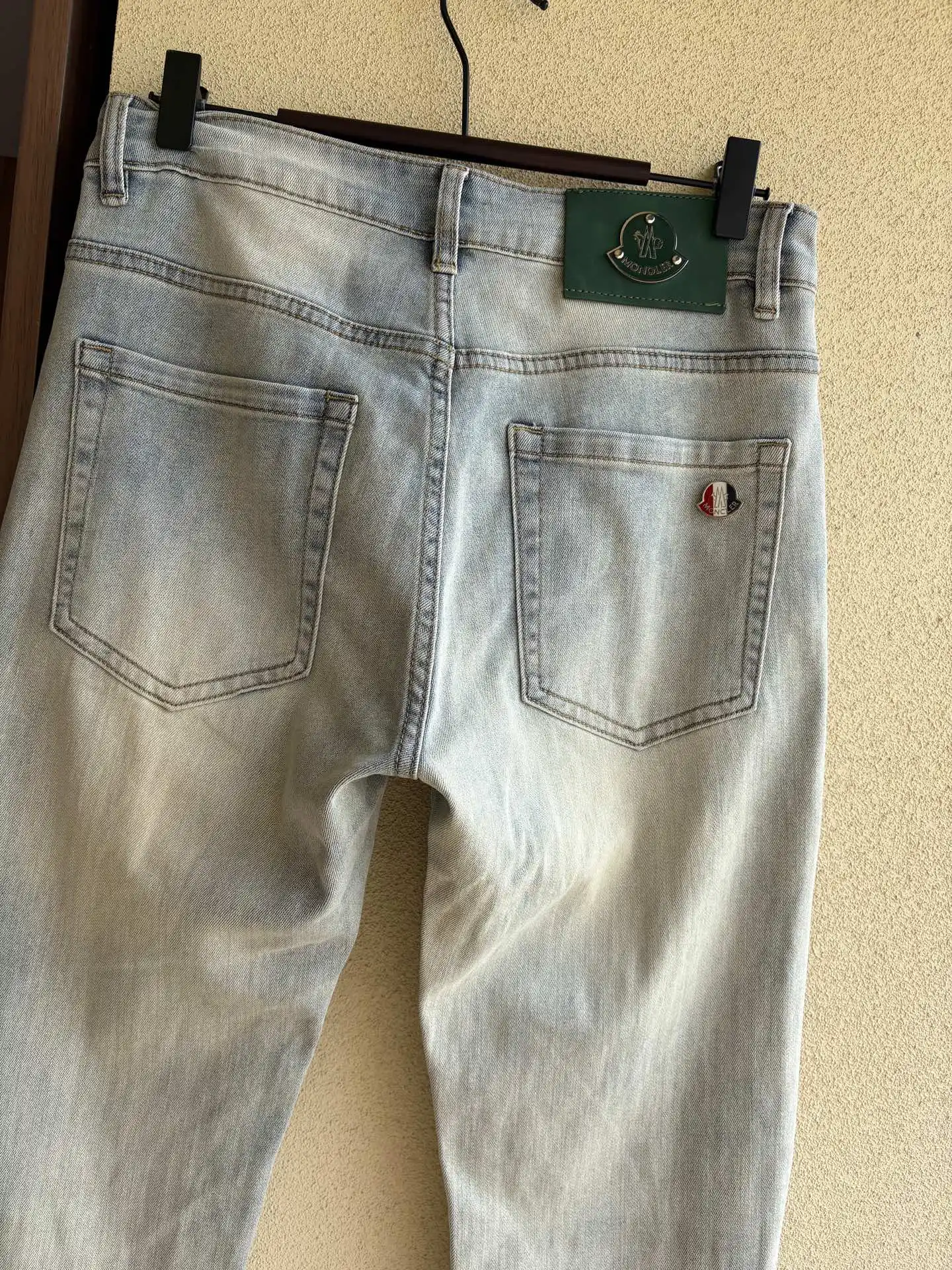 Logo-Appliqué Straight-Leg Jeans D19019065 — view 8