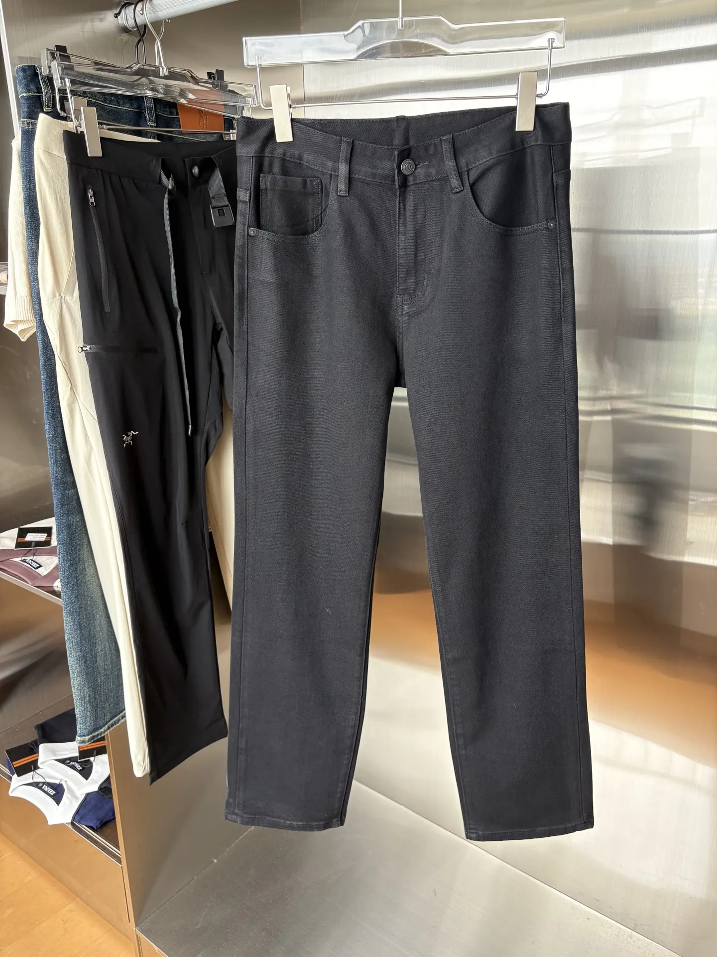 Oblique Patch Slim-Fit Jeans D19019074 — view 2