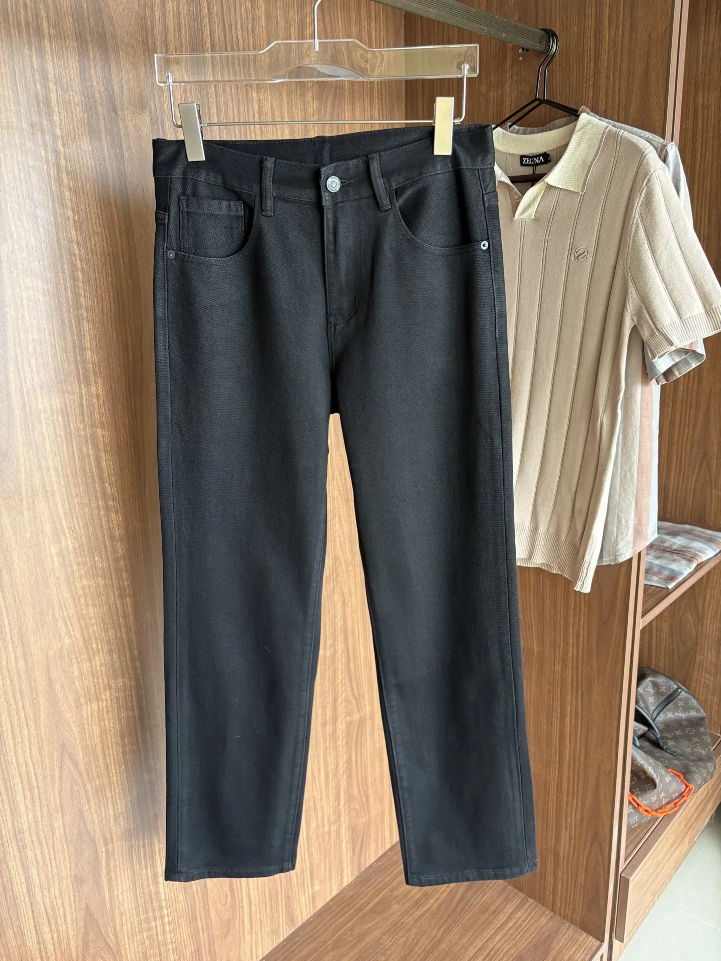 Oblique Patch Slim-Fit Black Jeans D19019079 — view 2