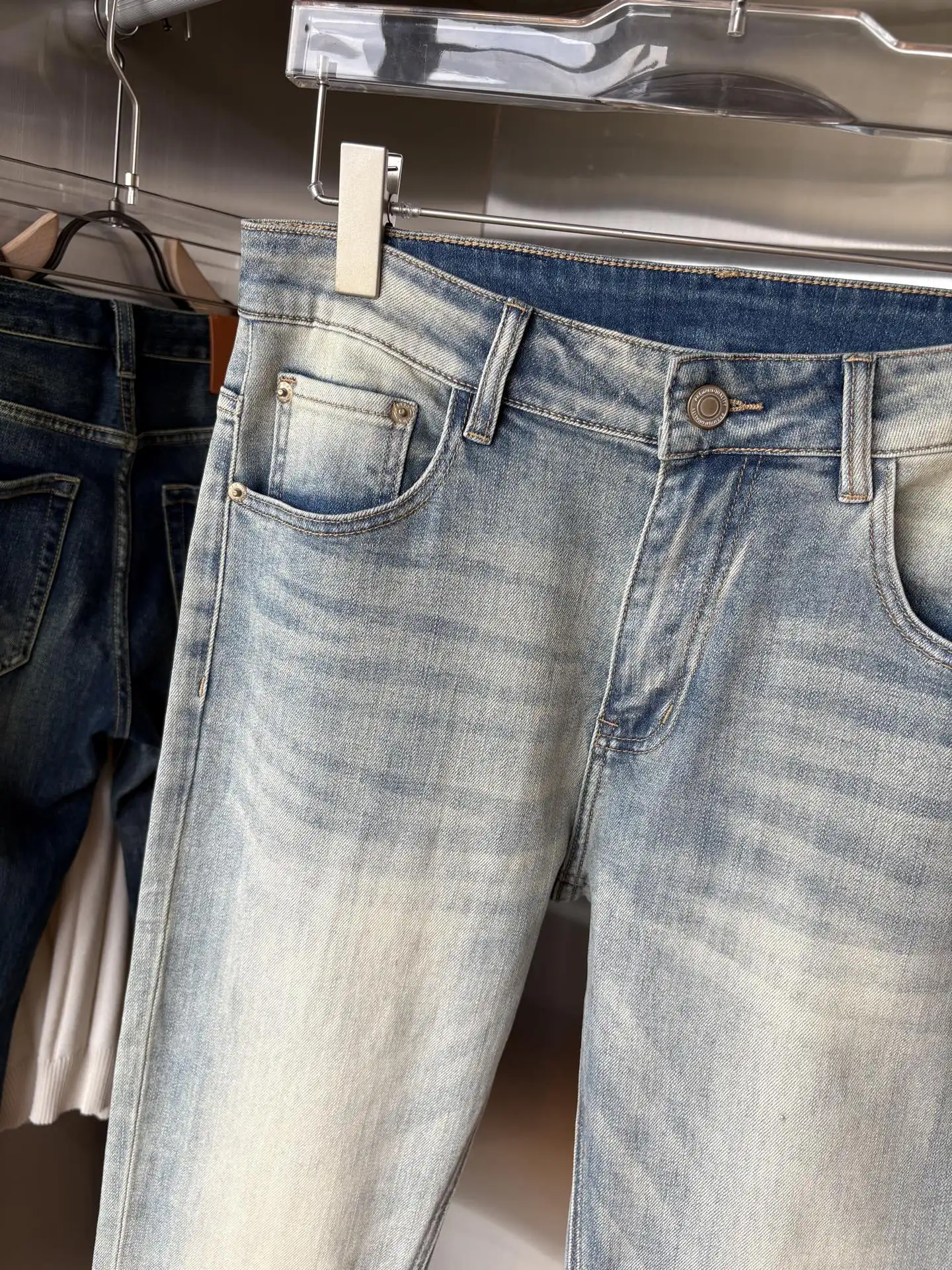 Slim-Fit Light Wash Denim Jeans D19019076 — view 7