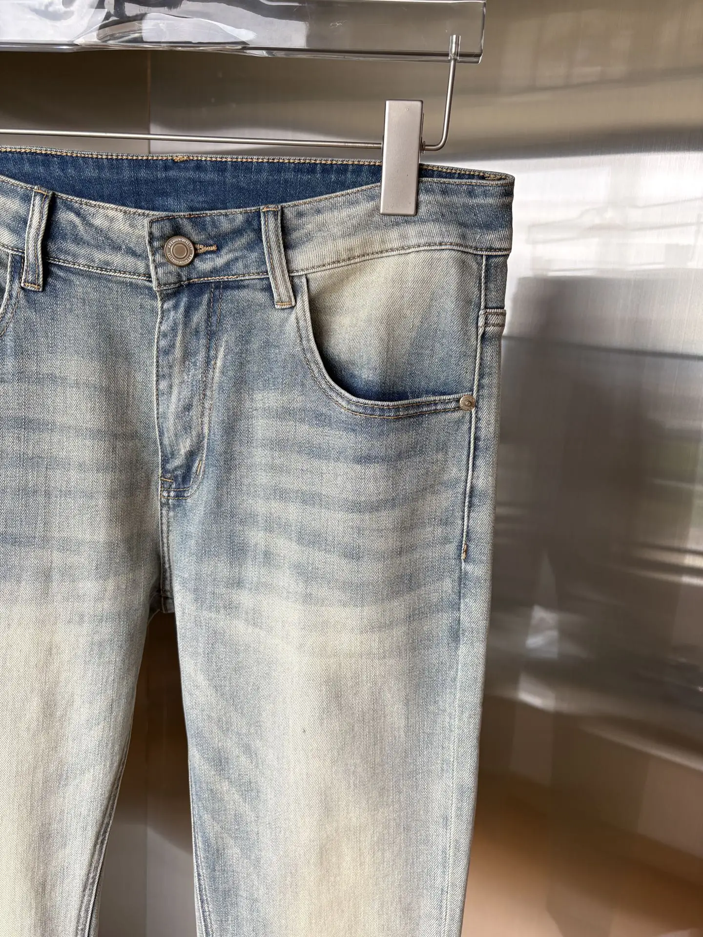 Slim-Fit Light Wash Denim Jeans D19019076 — view 8
