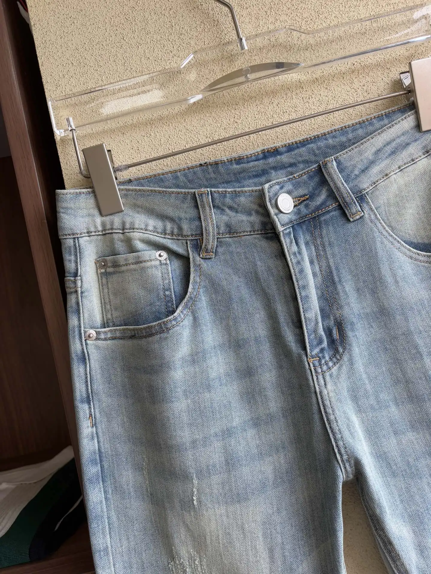 Logo-Appliqué Slim-Fit Light Wash Jeans D19019060 — view 6