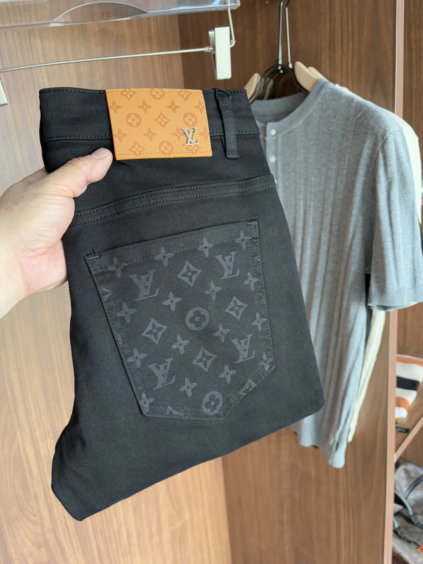 Monogram Pocket Slim-Fit Jeans D19019081
