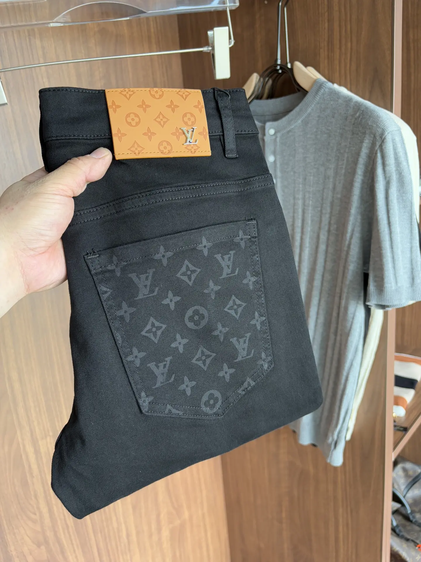 Monogram Pocket Slim-Fit Jeans D19019081