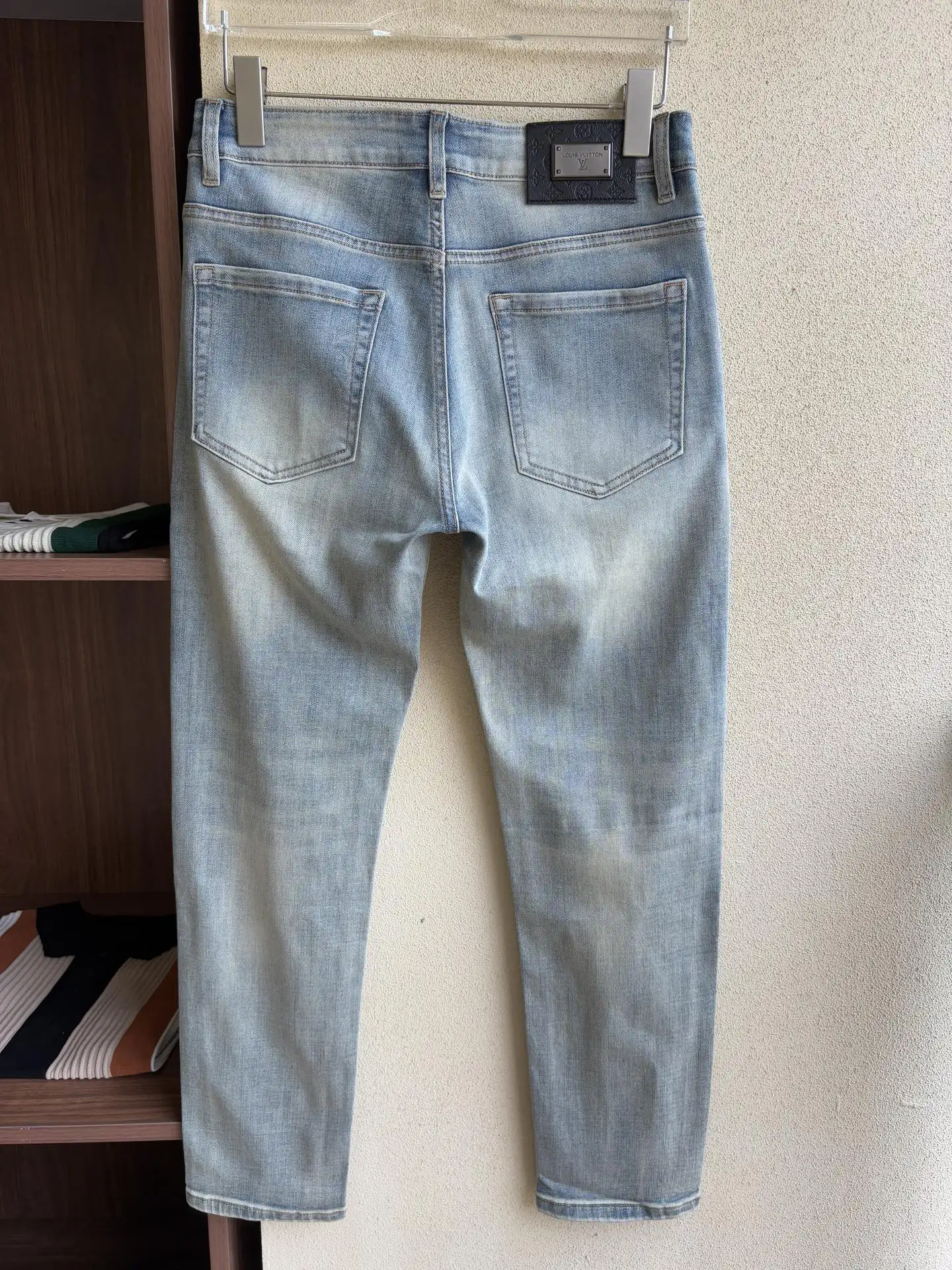 Logo-Patch Straight-Leg Jeans D19019059 — view 3