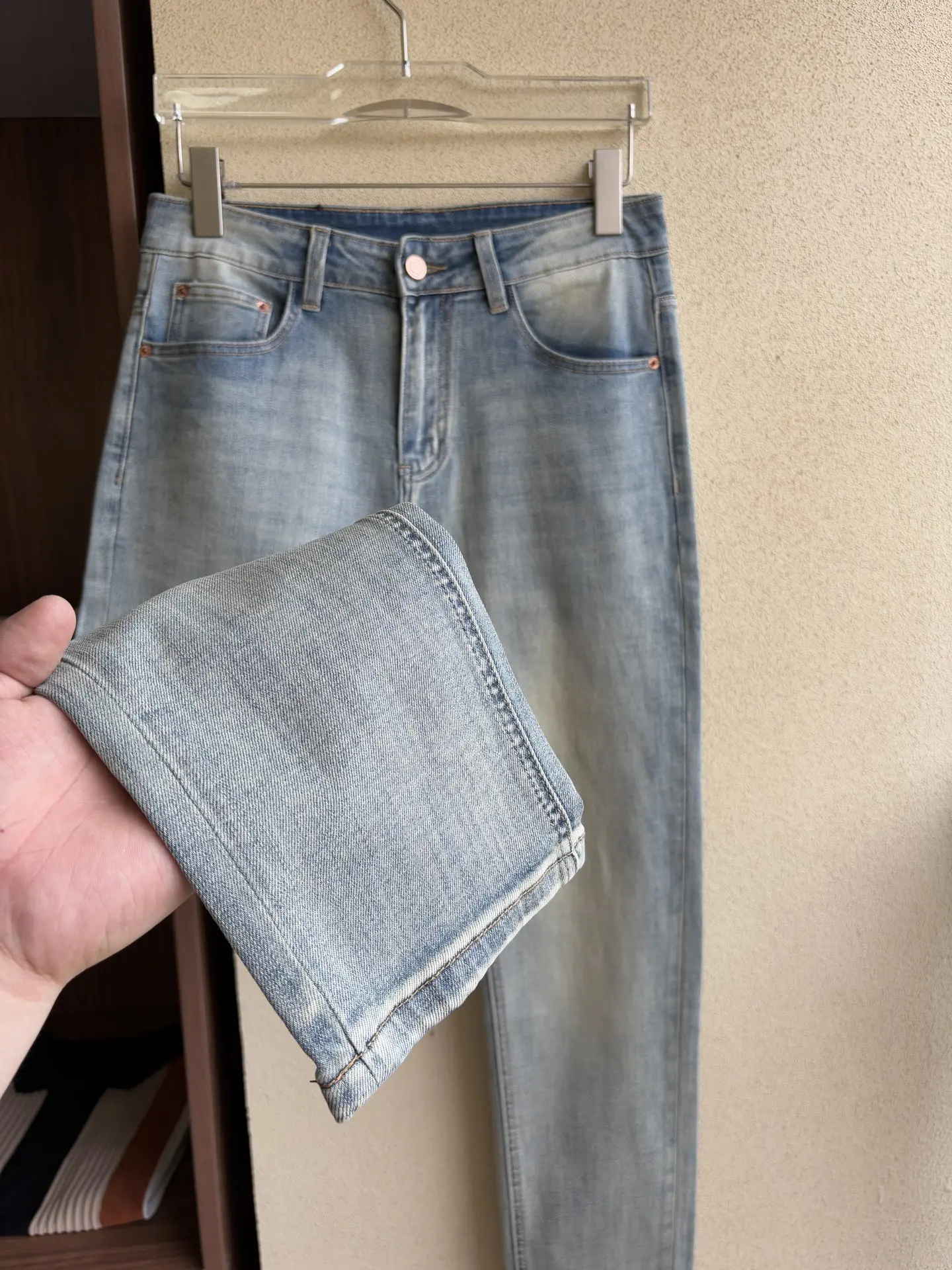 Logo-Patch Straight-Leg Jeans D19019059 — view 7