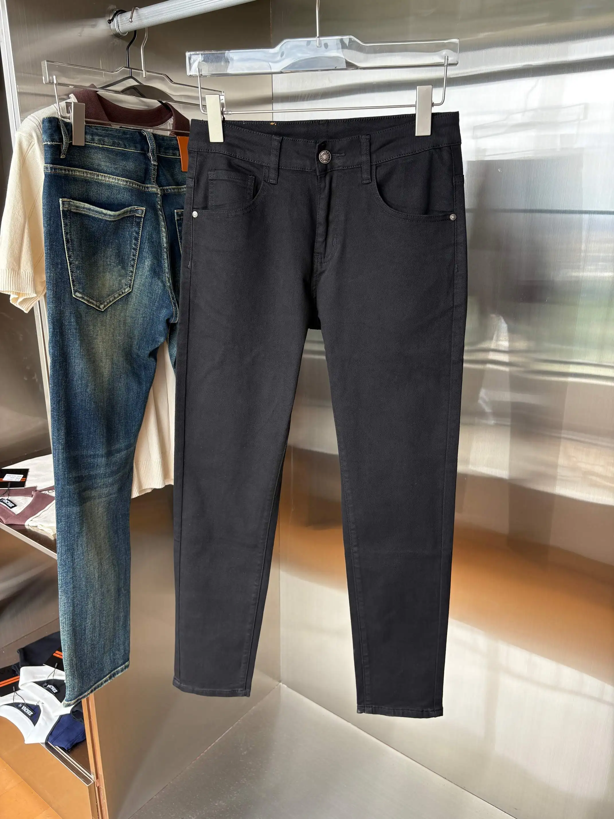 Monogram Pocket Slim-Fit Jeans D19019073 — view 2