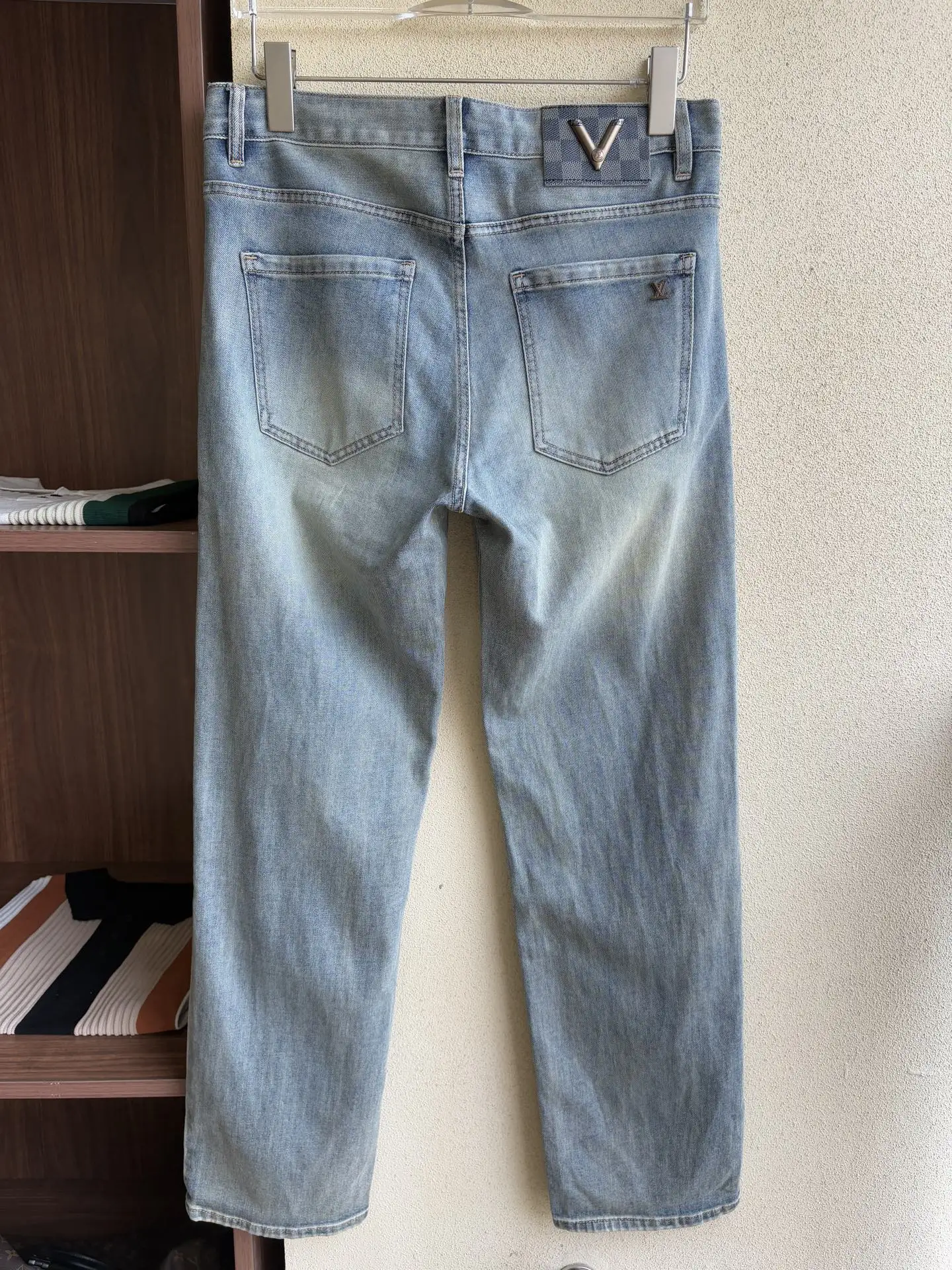 Logo-Appliqué Straight-Leg Jeans D19019058 — view 3