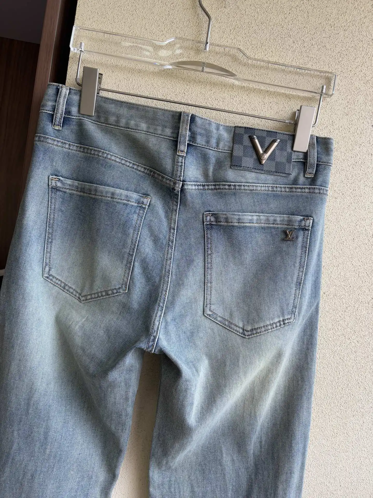 Logo-Appliqué Straight-Leg Jeans D19019058 — view 9