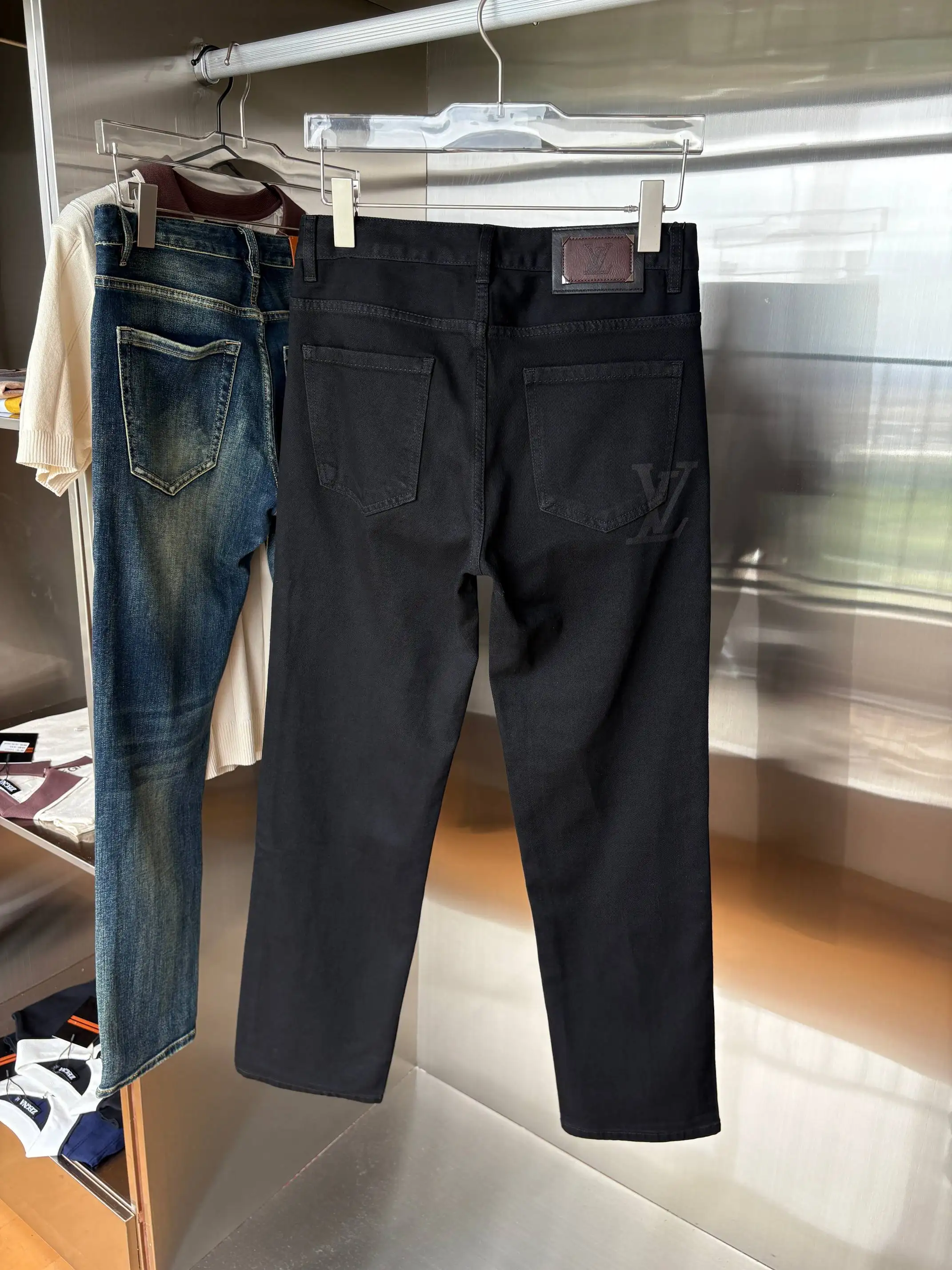 Logo-Embossed Slim-Fit Black Jeans D19019071 — view 3