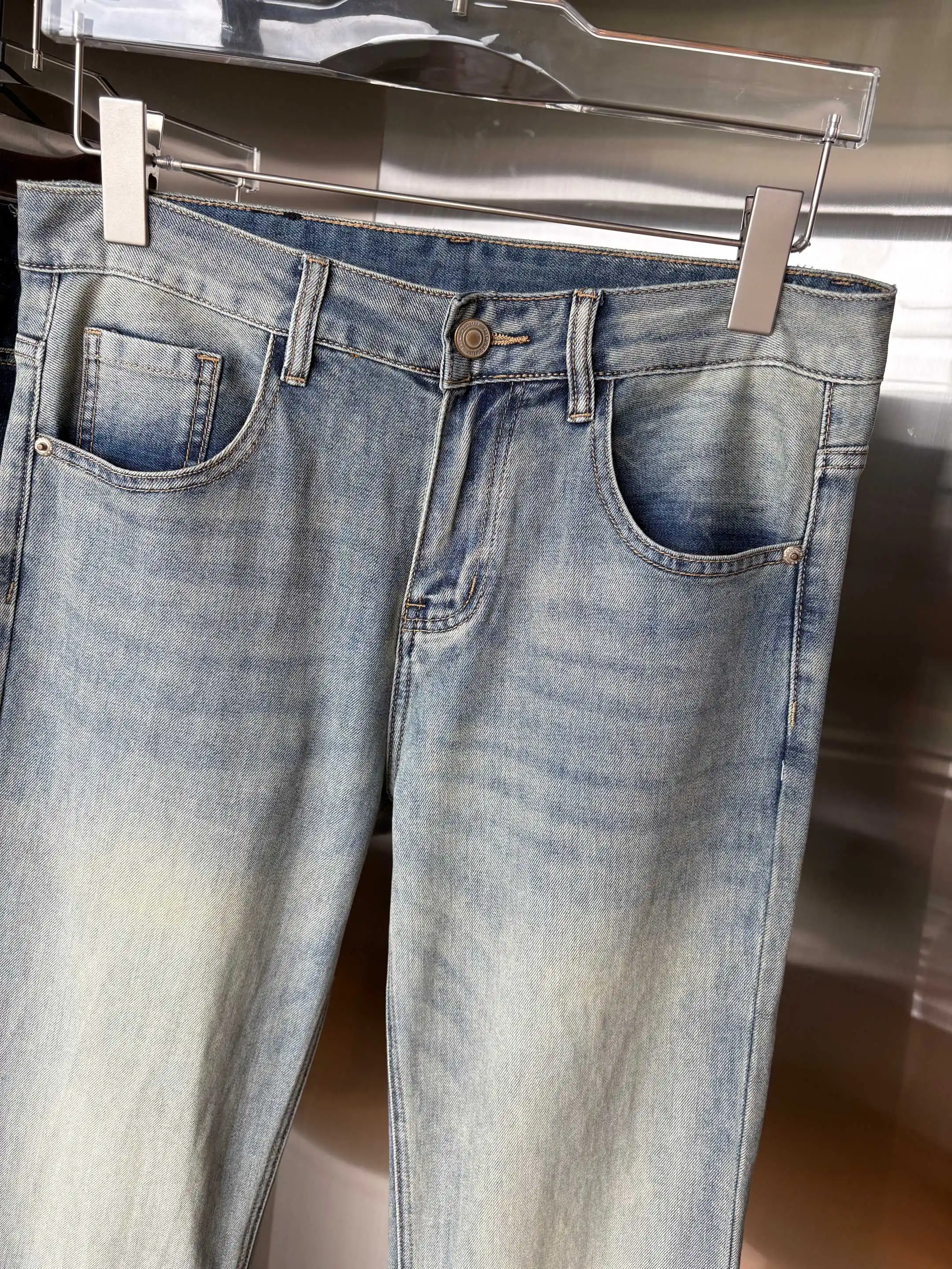 Logo-Embellished Straight-Leg Jeans D19019075 — view 4