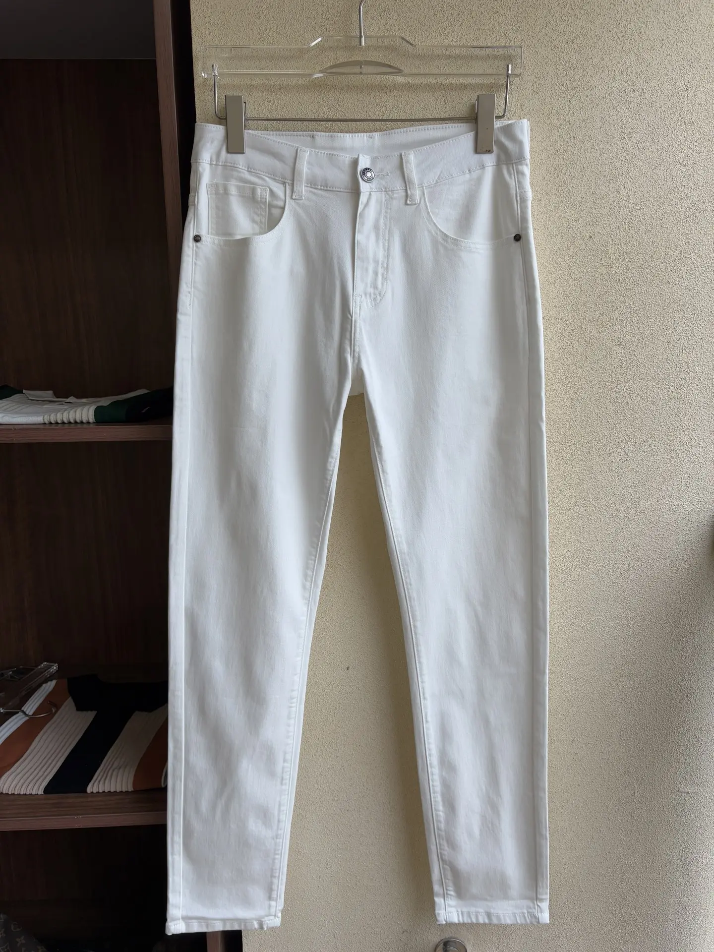 Monogram Patch Slim-Fit White Jeans D19019057 — view 2