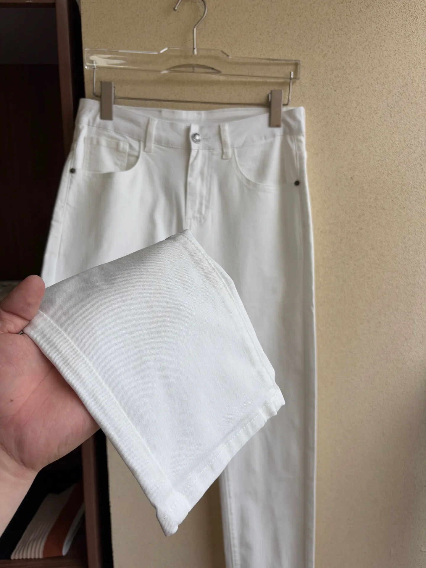 Monogram Patch Slim-Fit White Jeans D19019057 — view 7