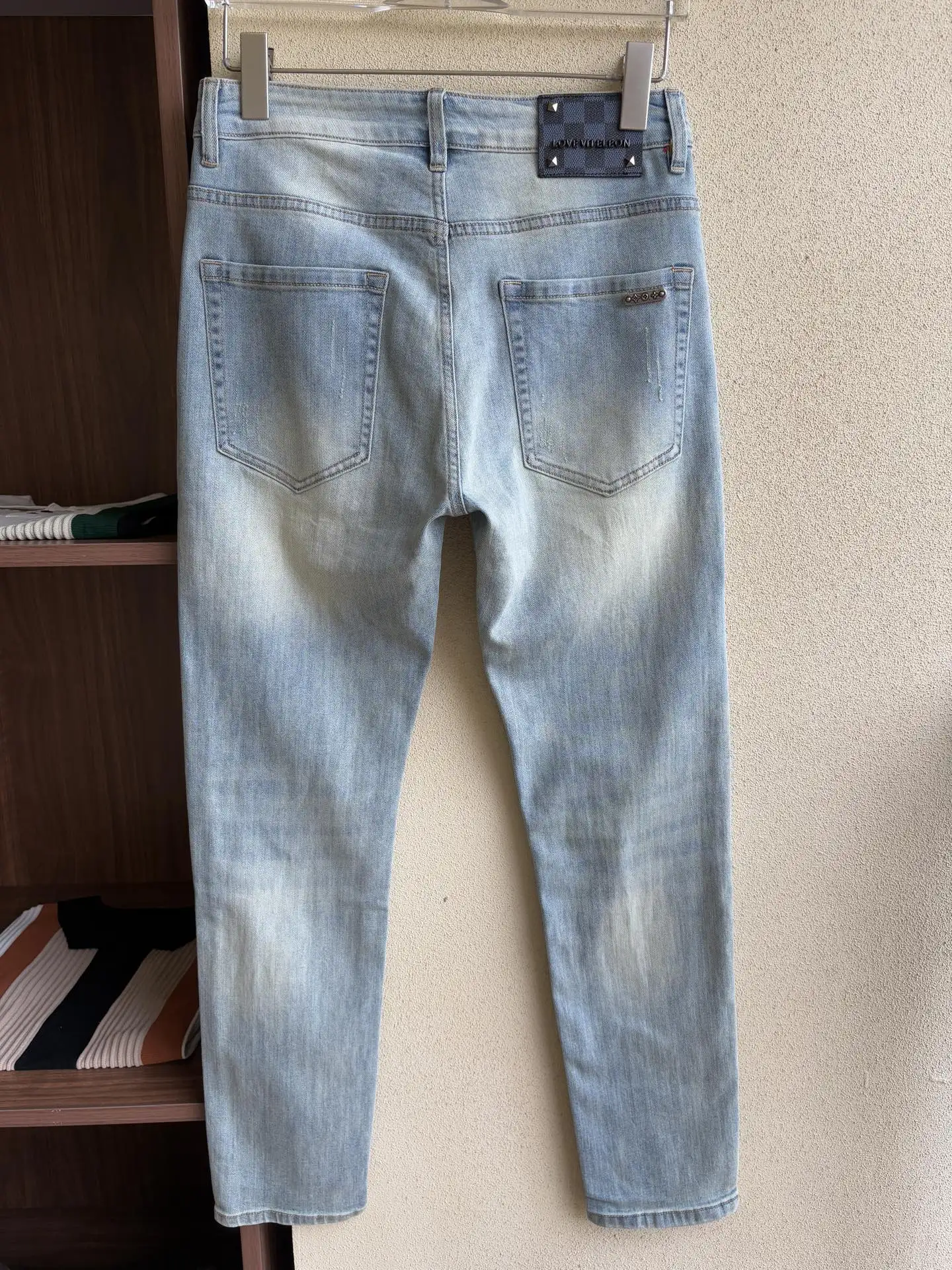 Slim-Fit Light Wash Distressed Jeans D19019061 — view 3