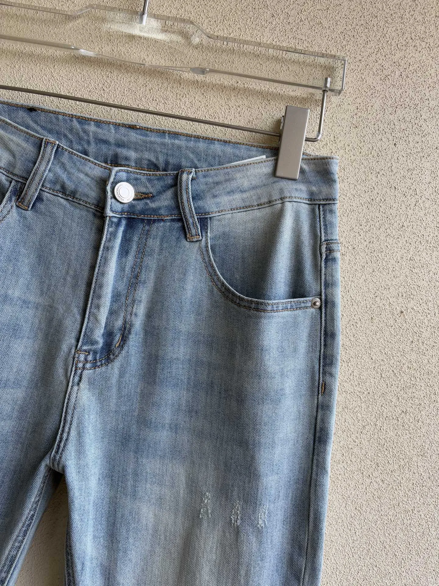 Slim-Fit Light Wash Distressed Jeans D19019061 — view 6