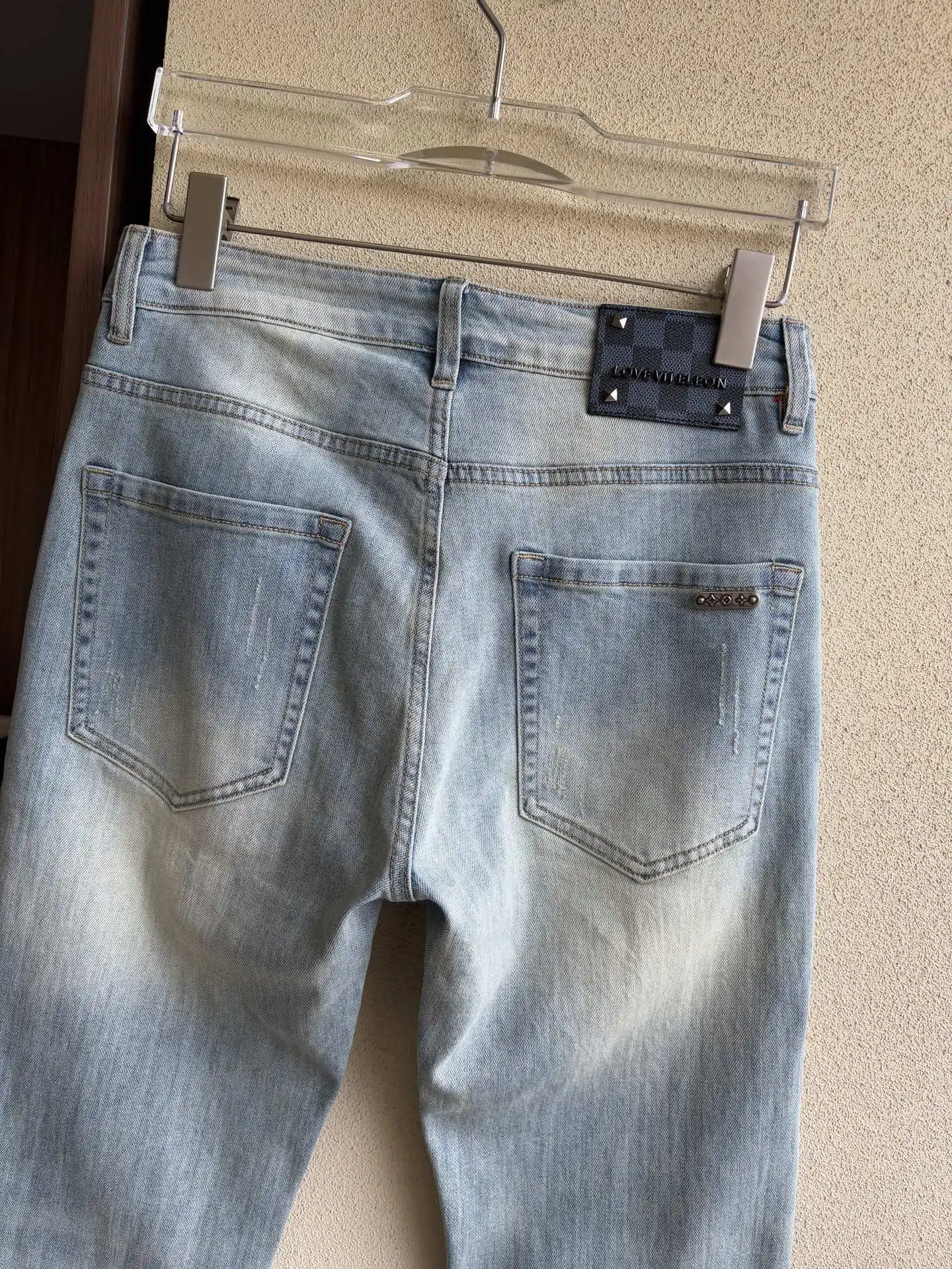 Slim-Fit Light Wash Distressed Jeans D19019061 — view 8