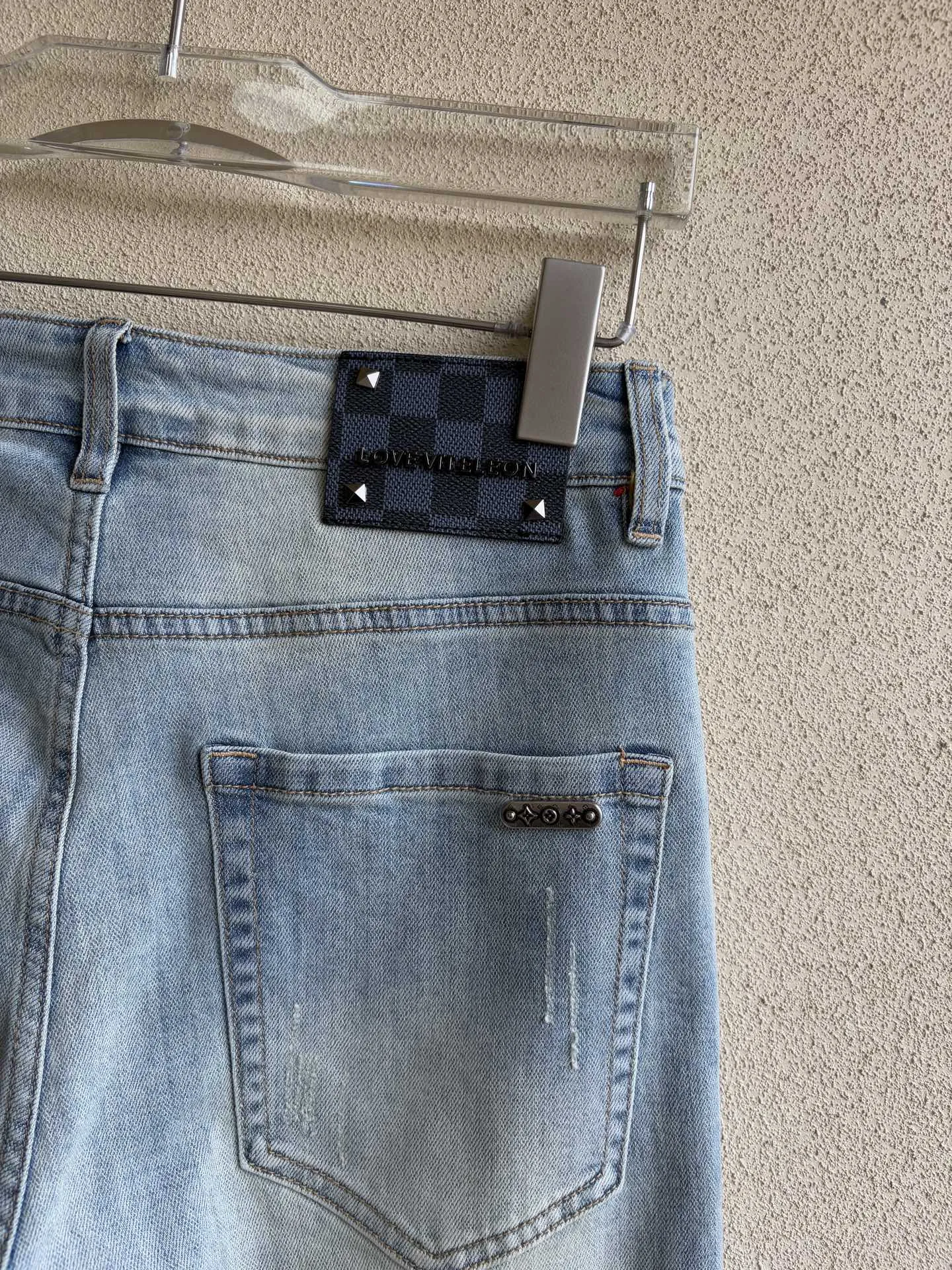 Slim-Fit Light Wash Distressed Jeans D19019061 — view 9