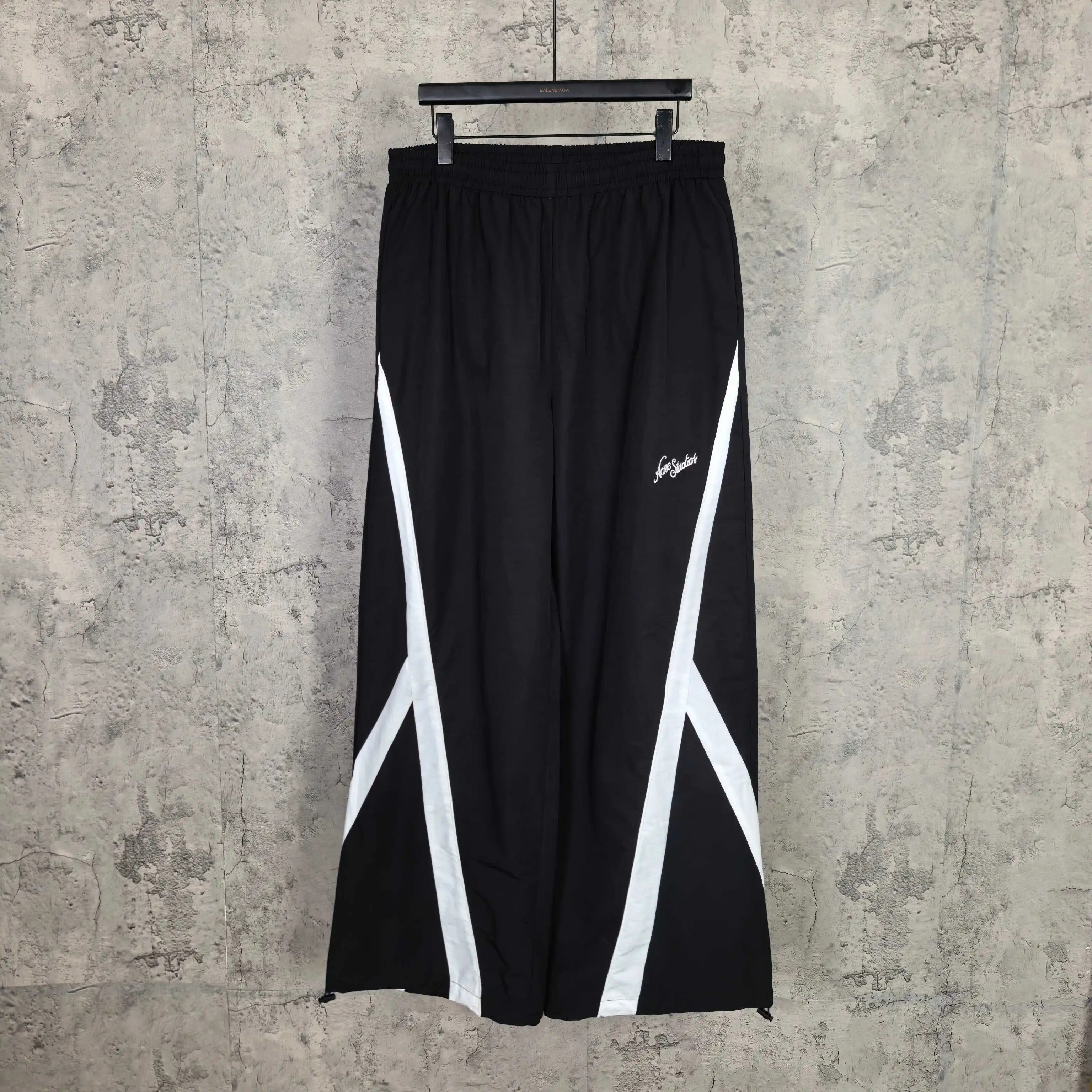 Contrast-Panel Technical Wide-Leg Trousers D19024519