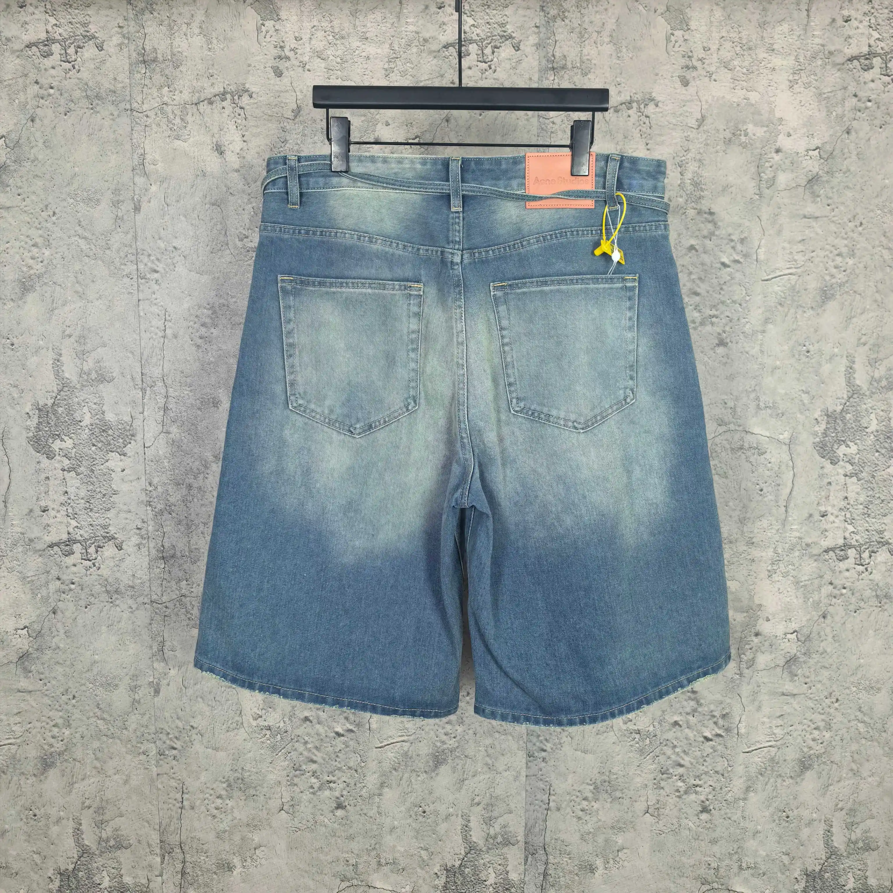 Distressed Trompe L'oeil Print Denim Shorts D19024540 — view 2