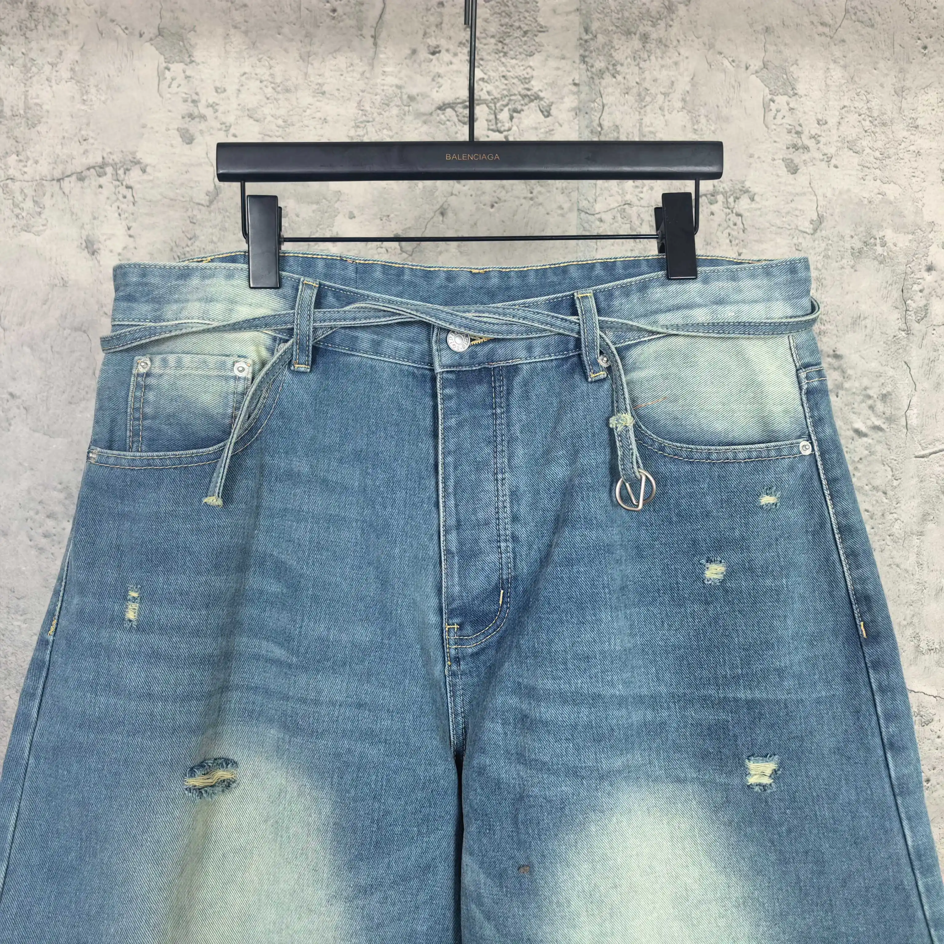 Distressed Trompe L'oeil Print Denim Shorts D19024540 — view 3