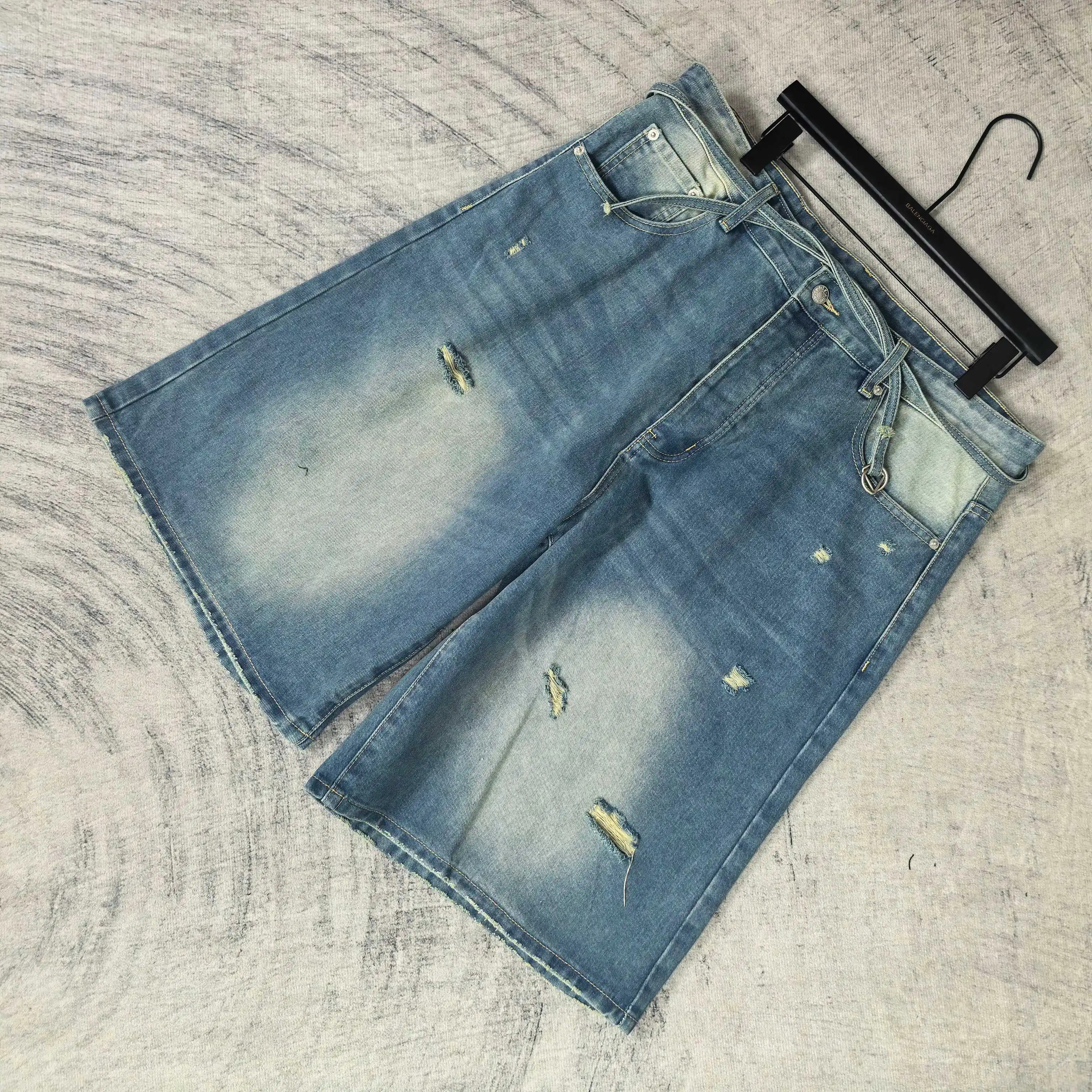 Distressed Trompe L'oeil Print Denim Shorts D19024540 — view 4