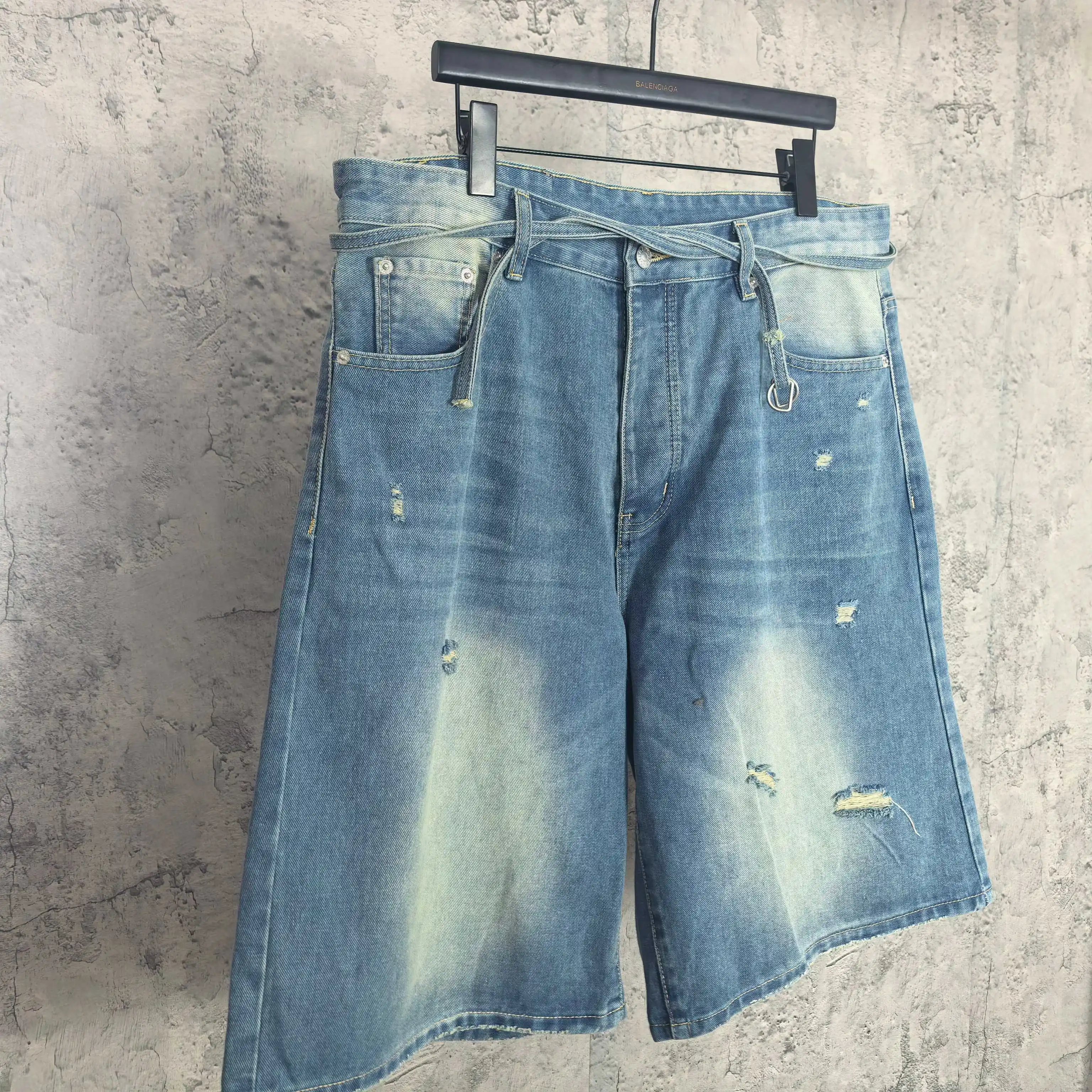 Distressed Trompe L'oeil Print Denim Shorts D19024540 — view 7