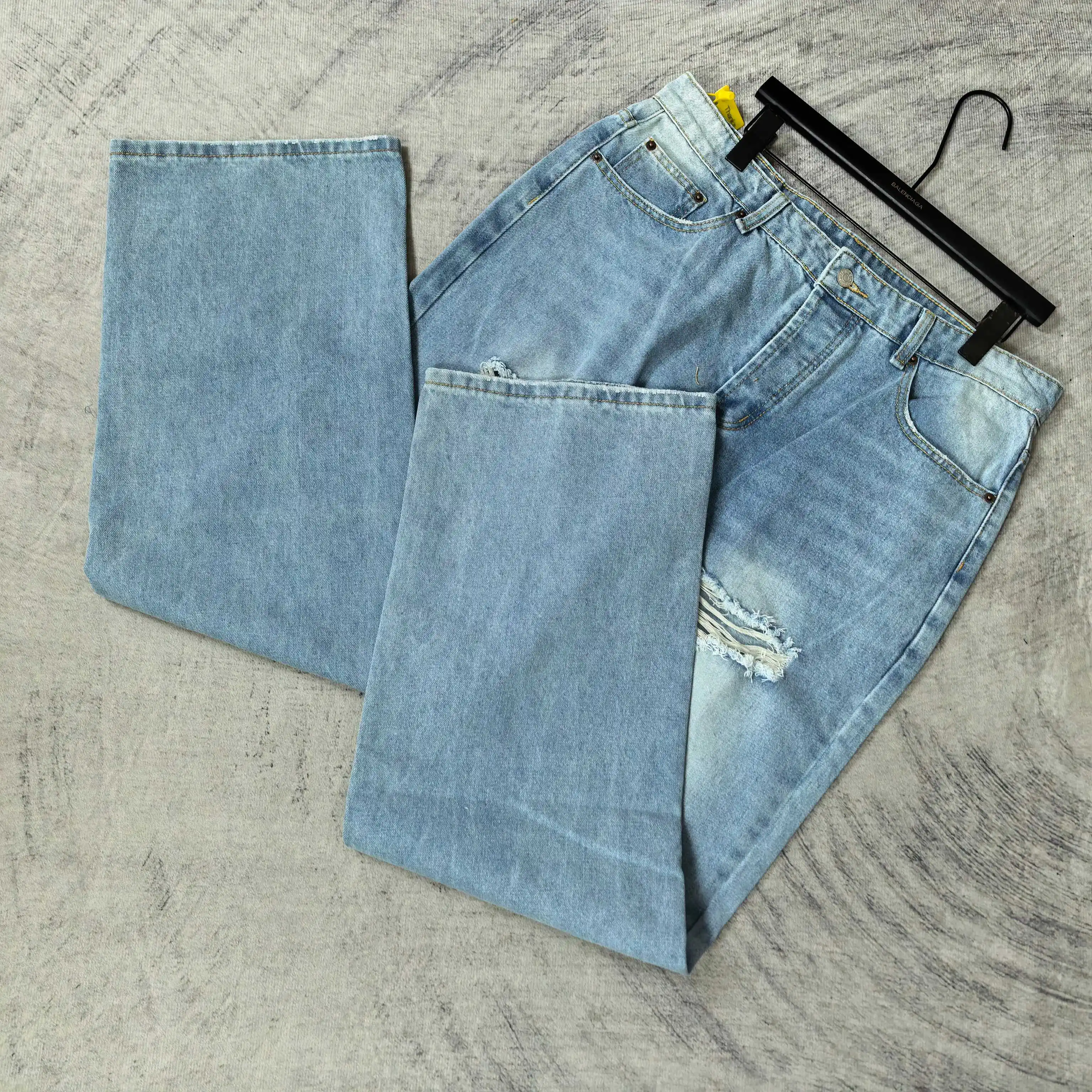 Distressed Straight-Leg Jeans D19024581 — view 4