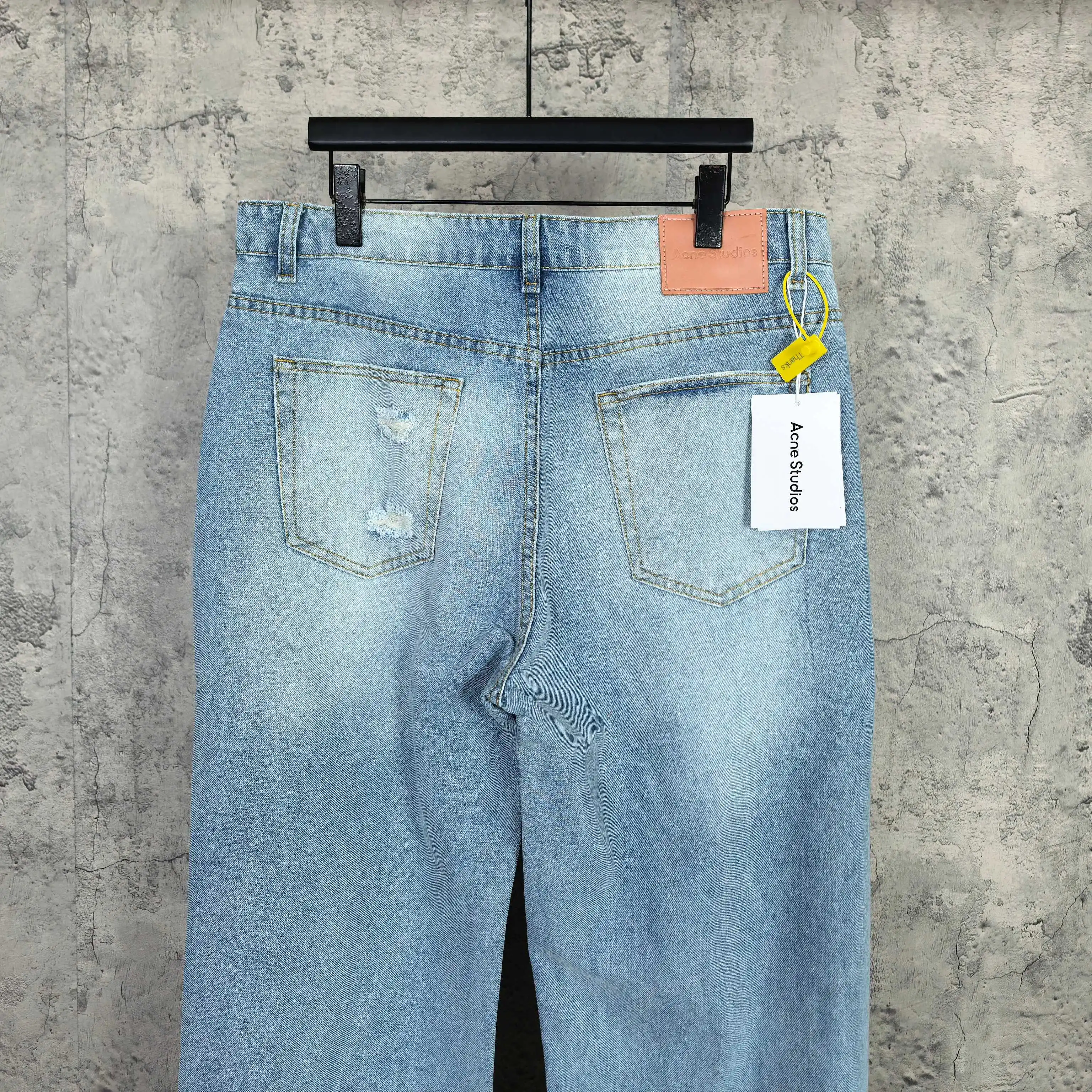 Distressed Straight-Leg Jeans D19024581 — view 6