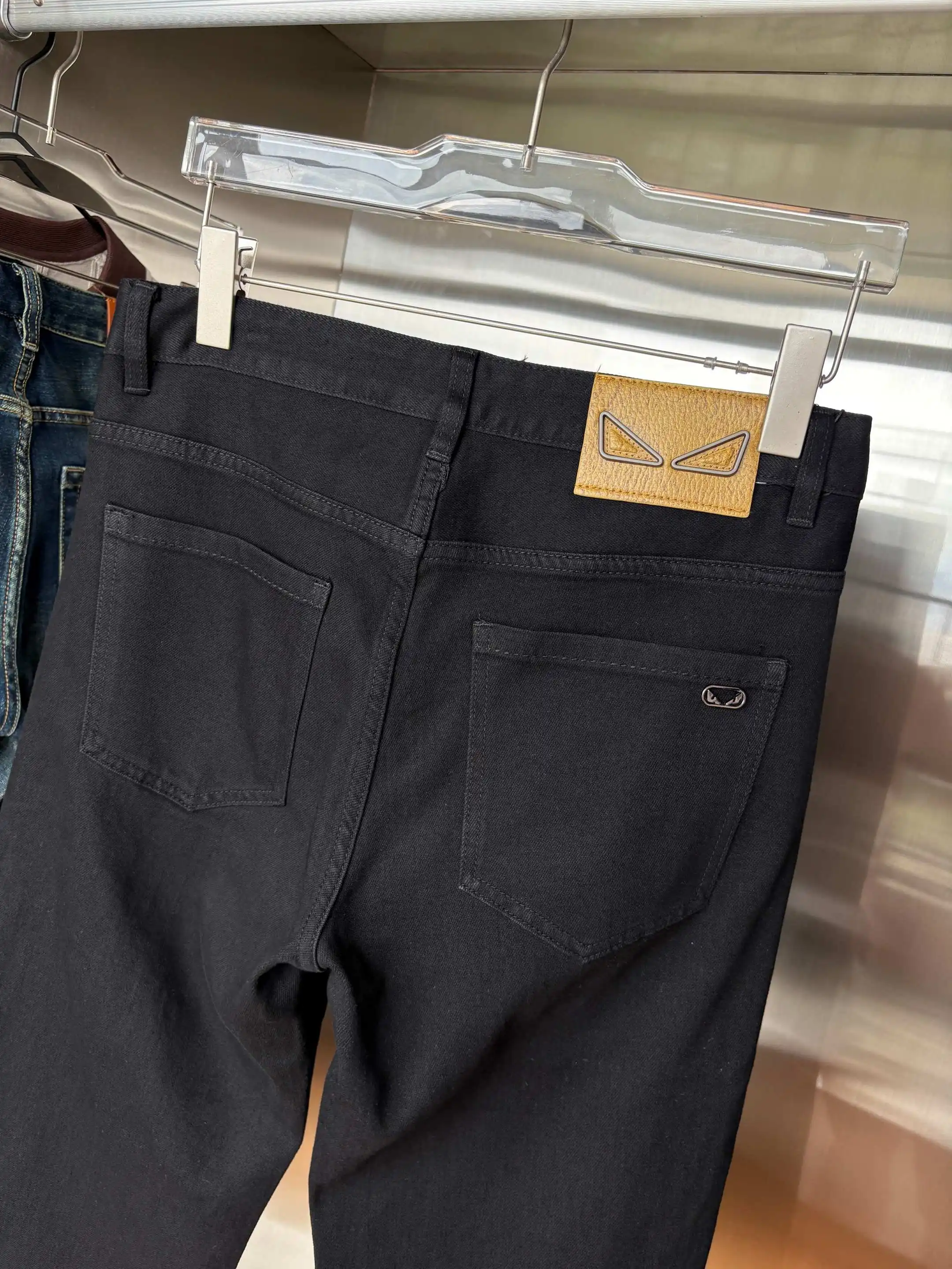 Bag Bugs Patch Slim-Fit Jeans D19019072 — view 8