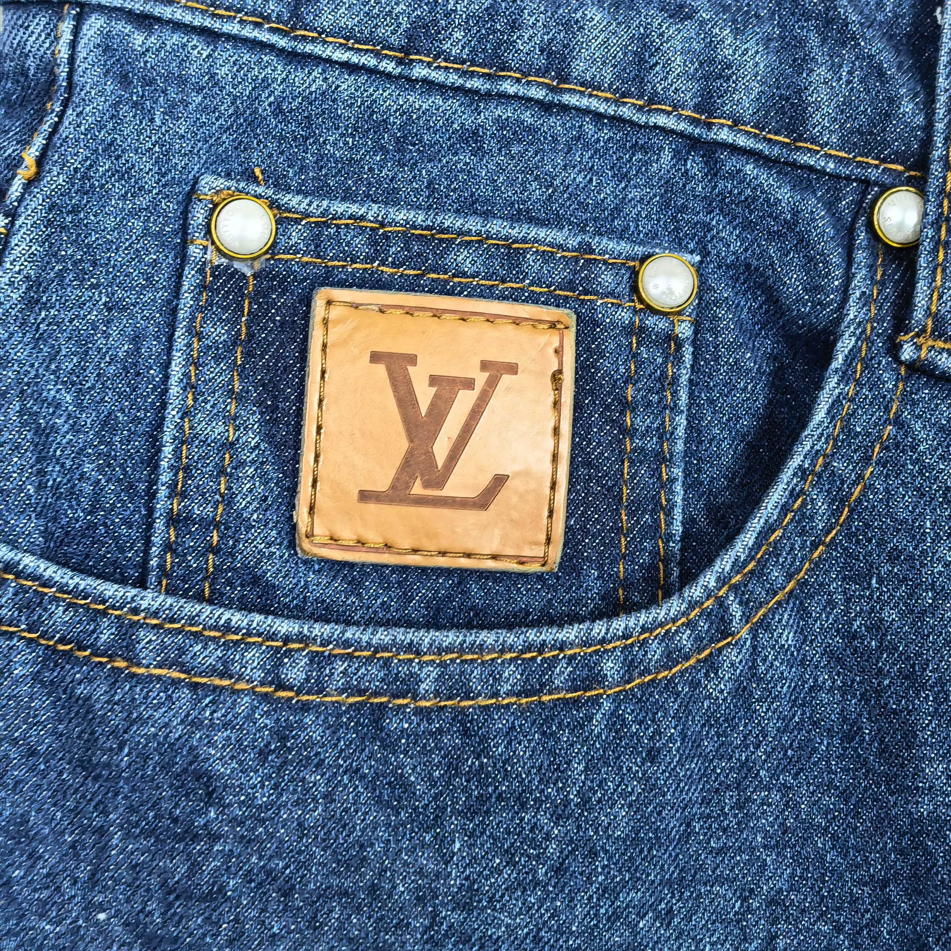 Washed Denim Shorts with Pearl Button D19024507 — view 8