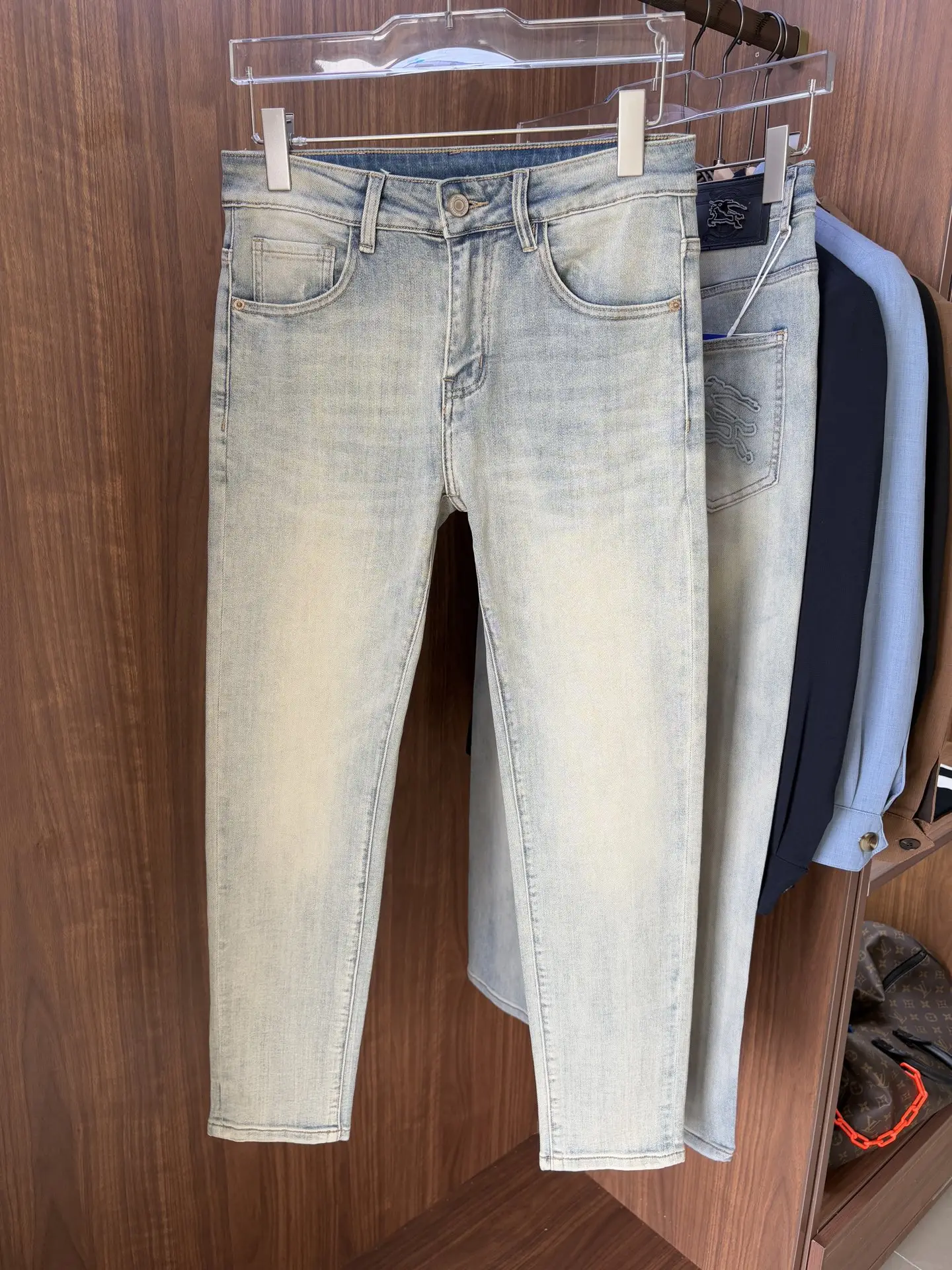 Logo-Patch Slim-Fit Light Wash Jeans D19019078 — view 2
