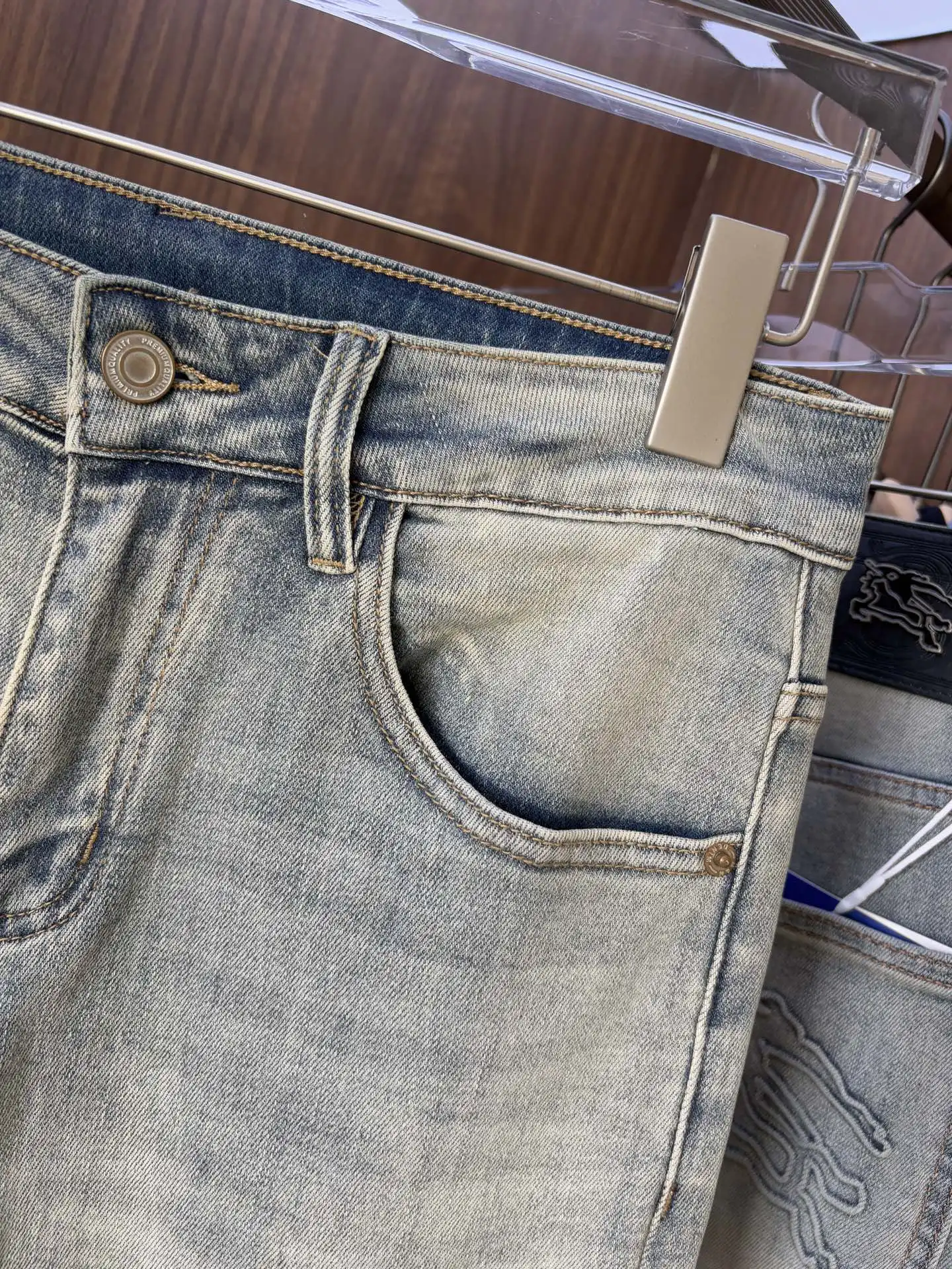 Logo-Patch Slim-Fit Light Wash Jeans D19019078 — view 5
