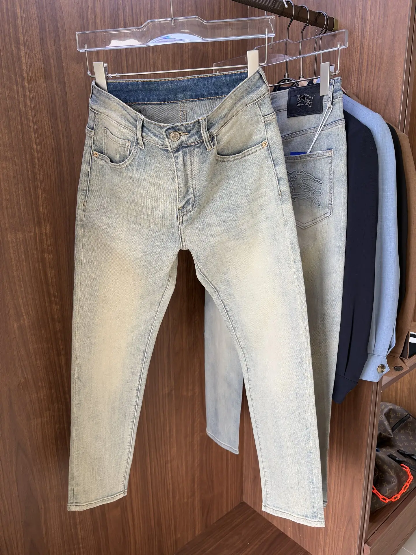 Logo-Patch Slim-Fit Light Wash Jeans D19019078 — view 9