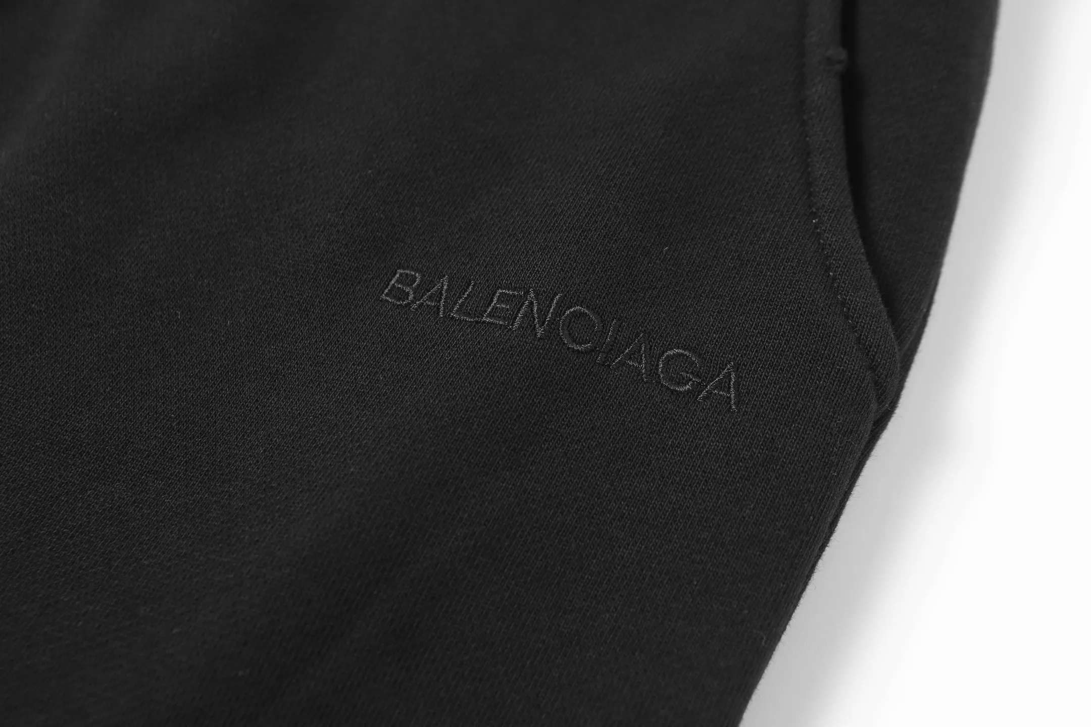 Logo-Embroidered Distressed Cotton Shorts D19013212 — view 4