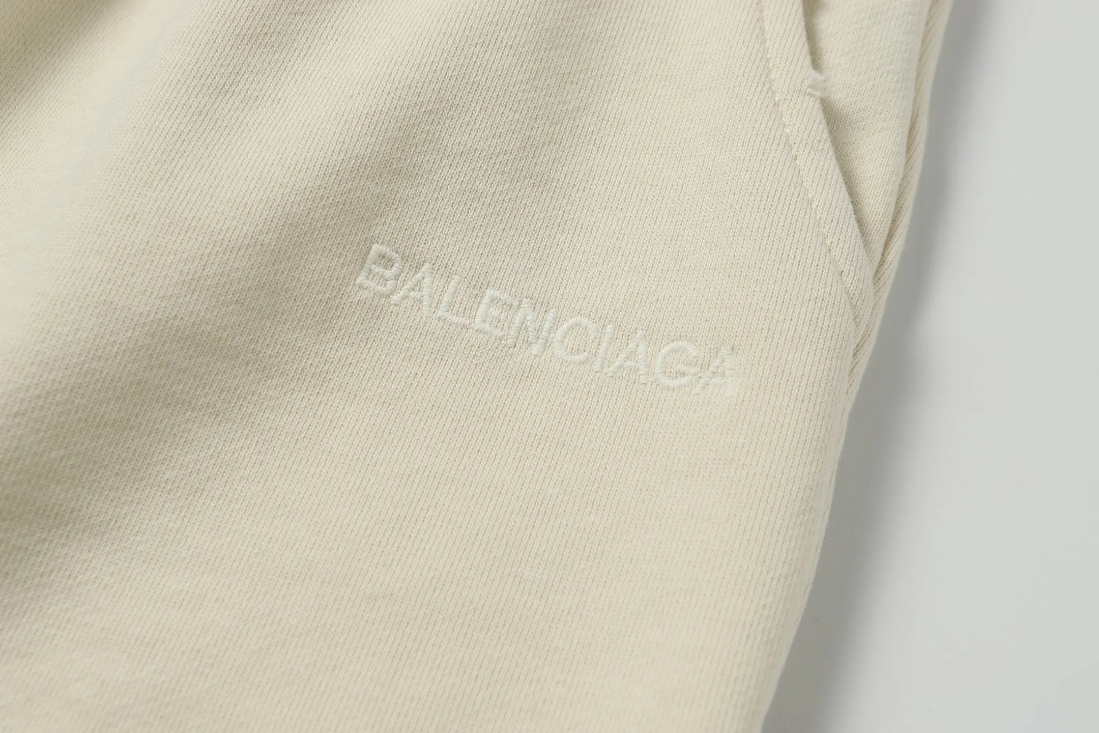 Logo-Embroidered Distressed Cotton Shorts D19013211 — view 4