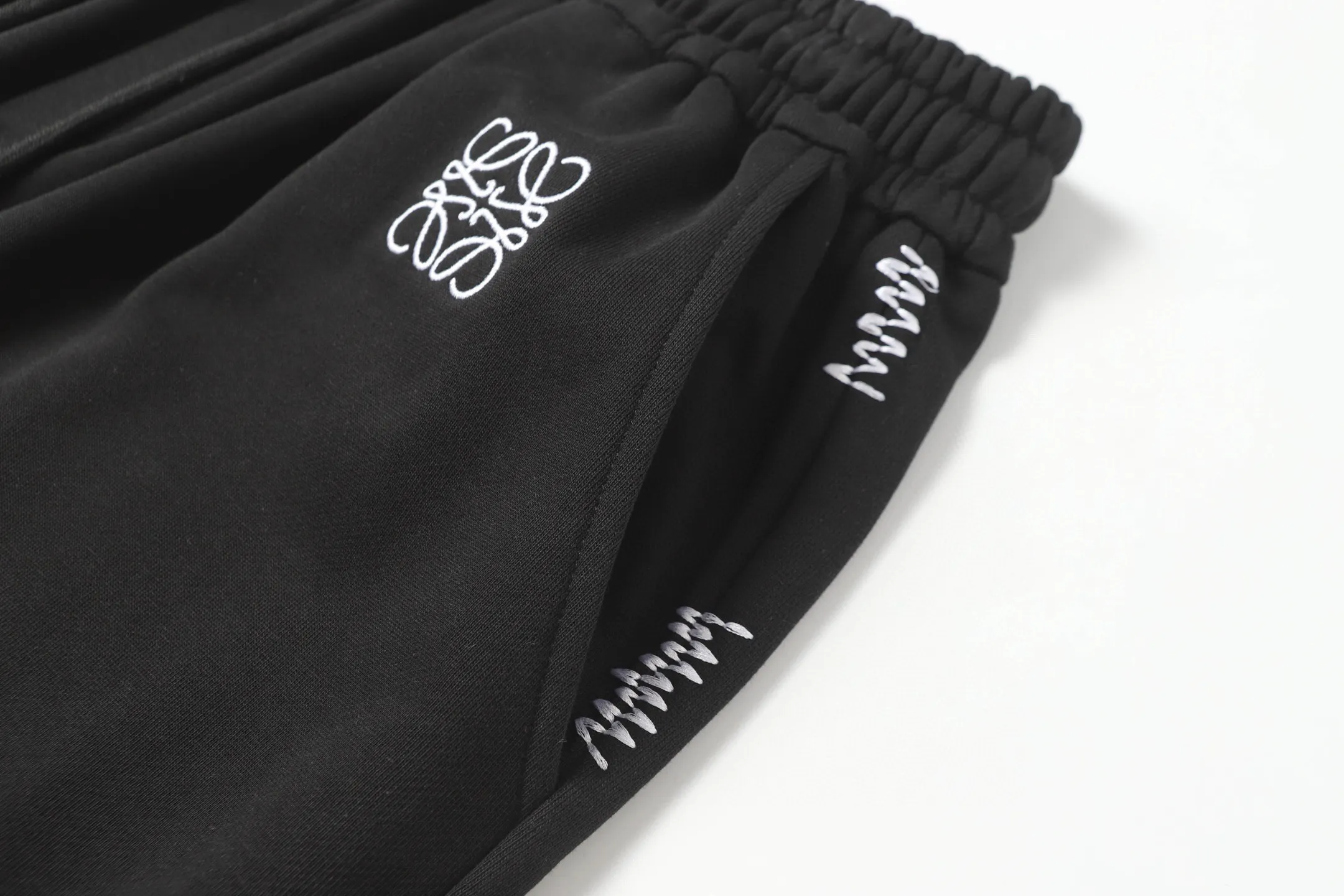 Logo-Embroidered Drawstring Cotton Shorts D19013210 — view 6
