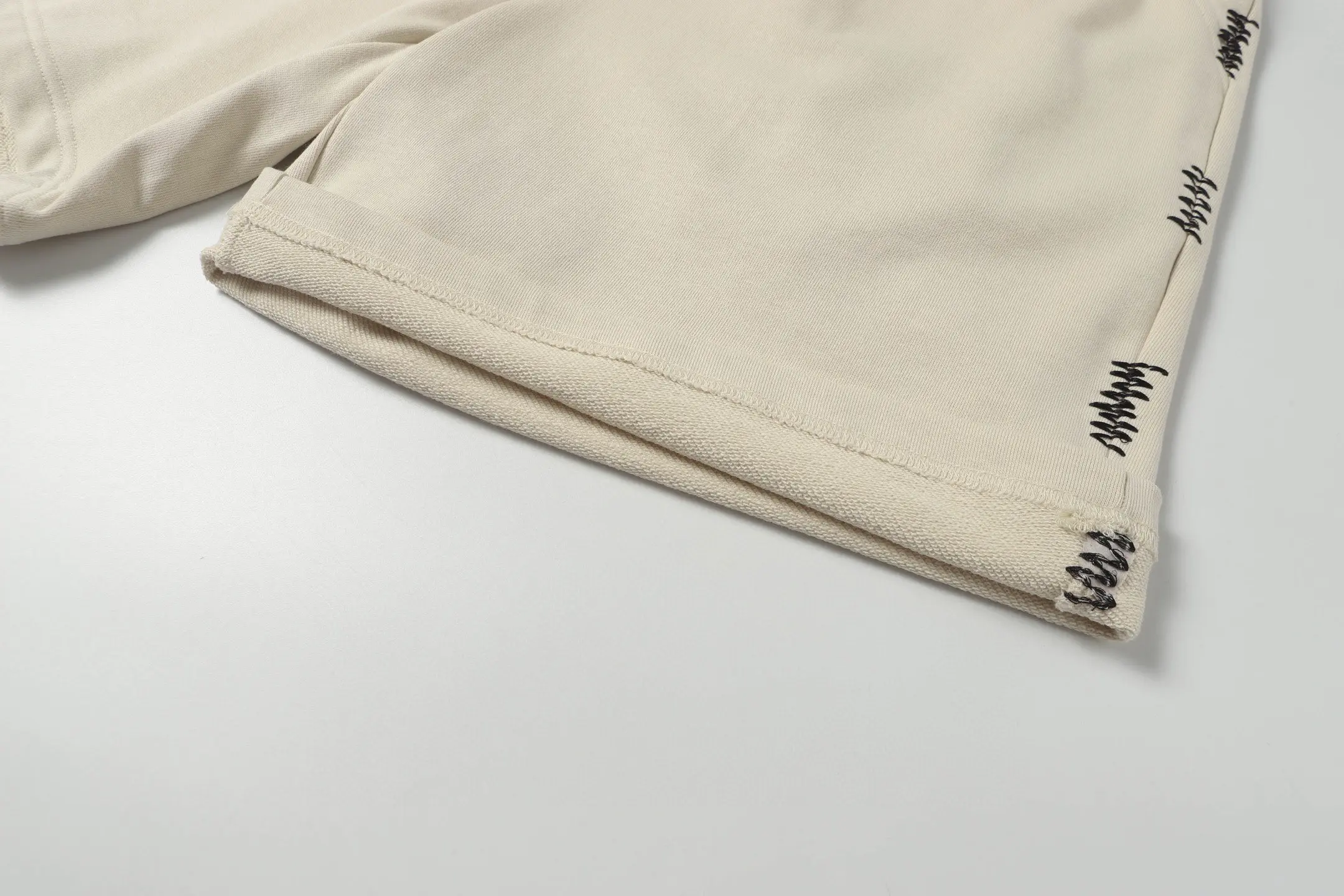 Embroidered Logo Drawstring Shorts D19013209 — view 7