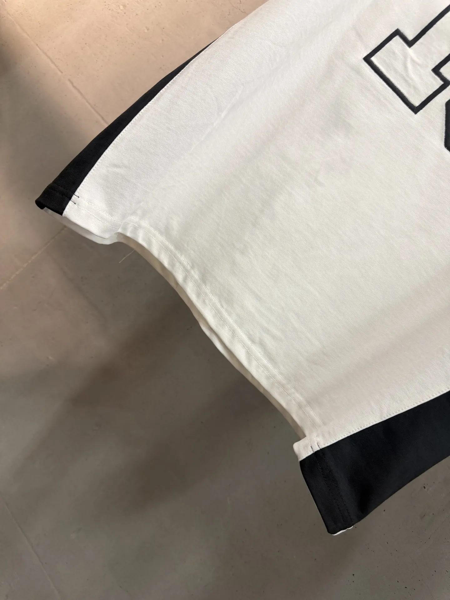 NBA Logo Embroidered Panelled T-Shirt D19020030 — view 6