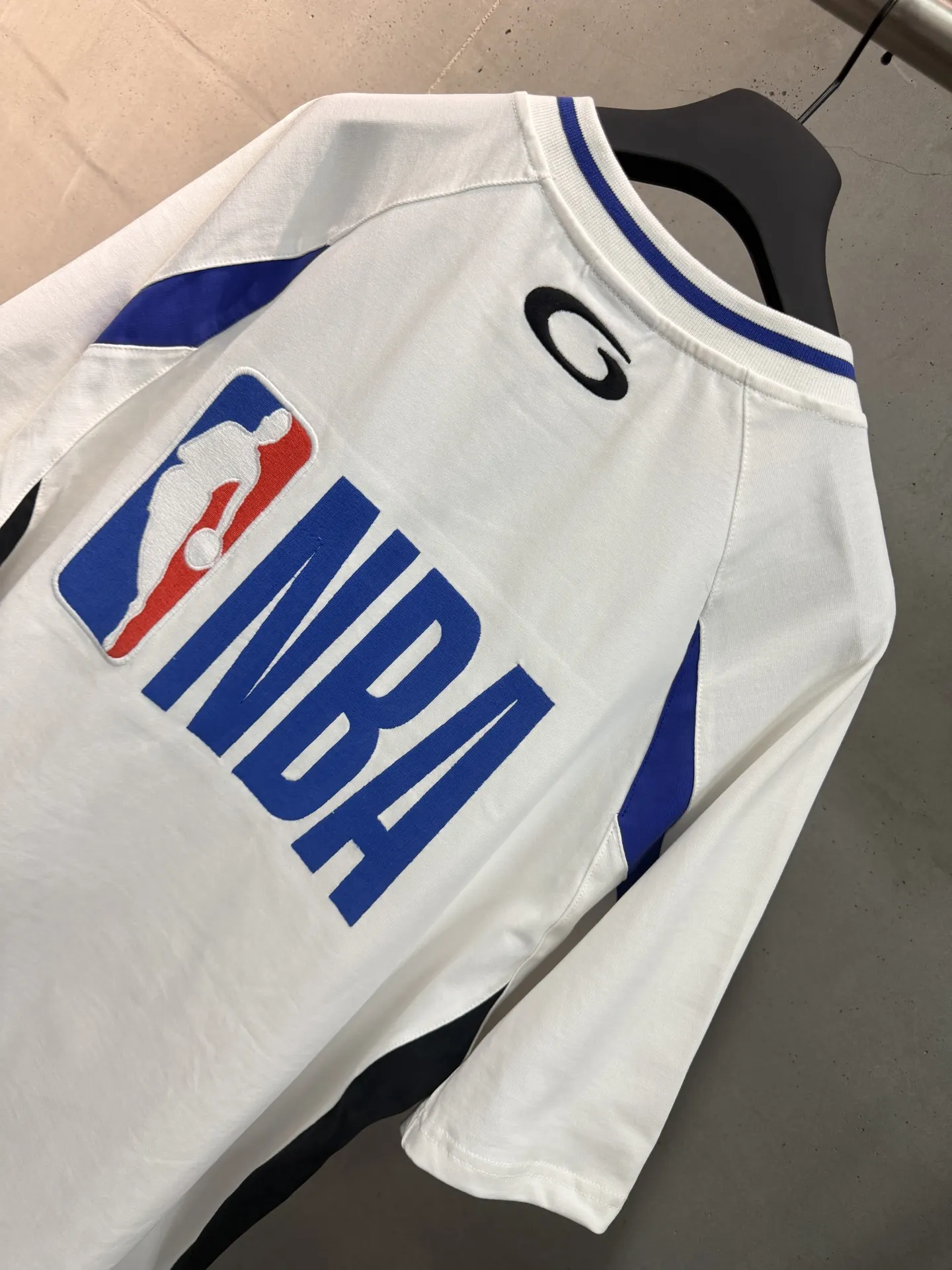 NBA Logo Embroidered Panelled T-Shirt D19020030 — view 7