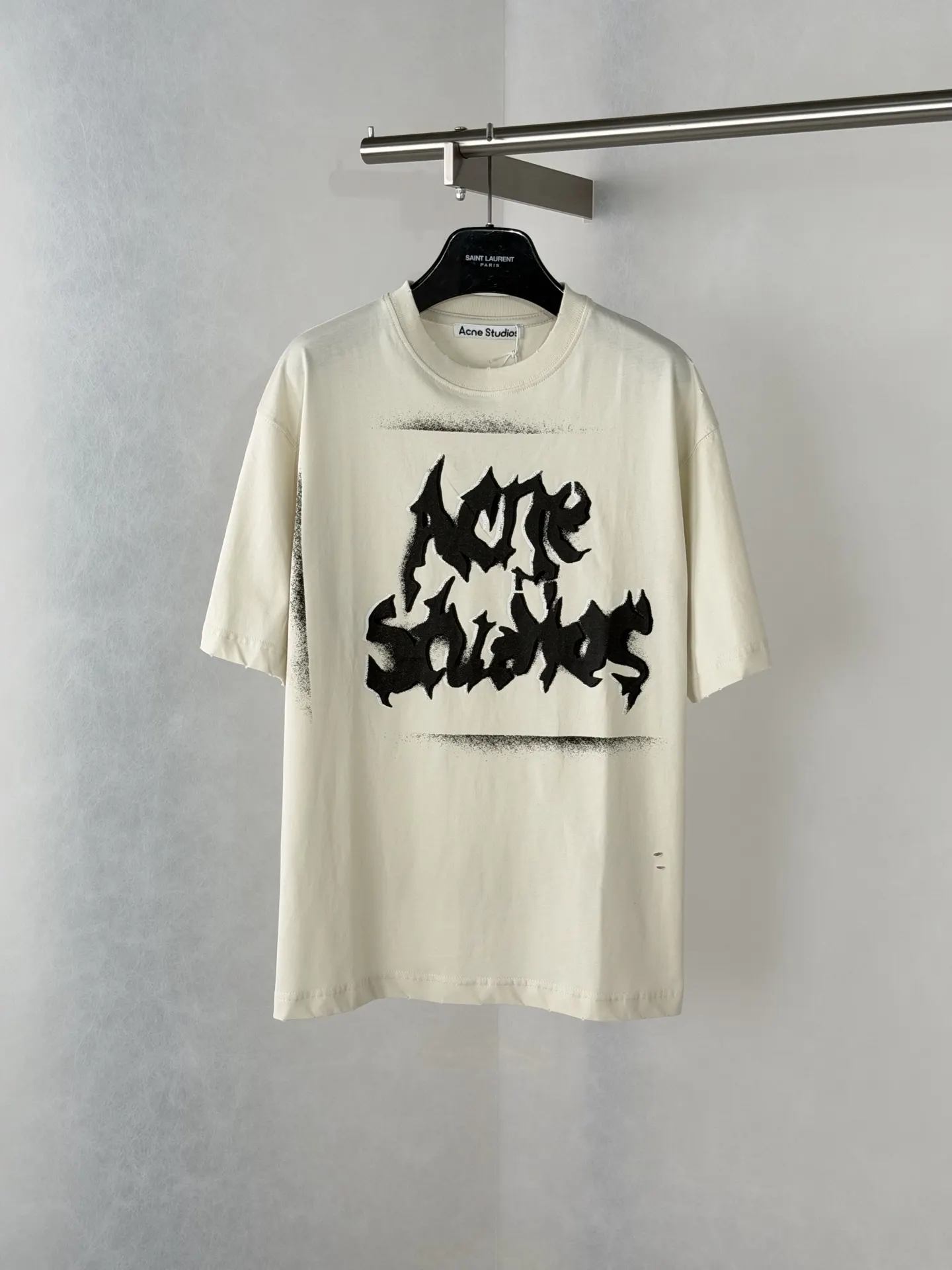 Gothic Logo Spray-Paint T-Shirt D19518585