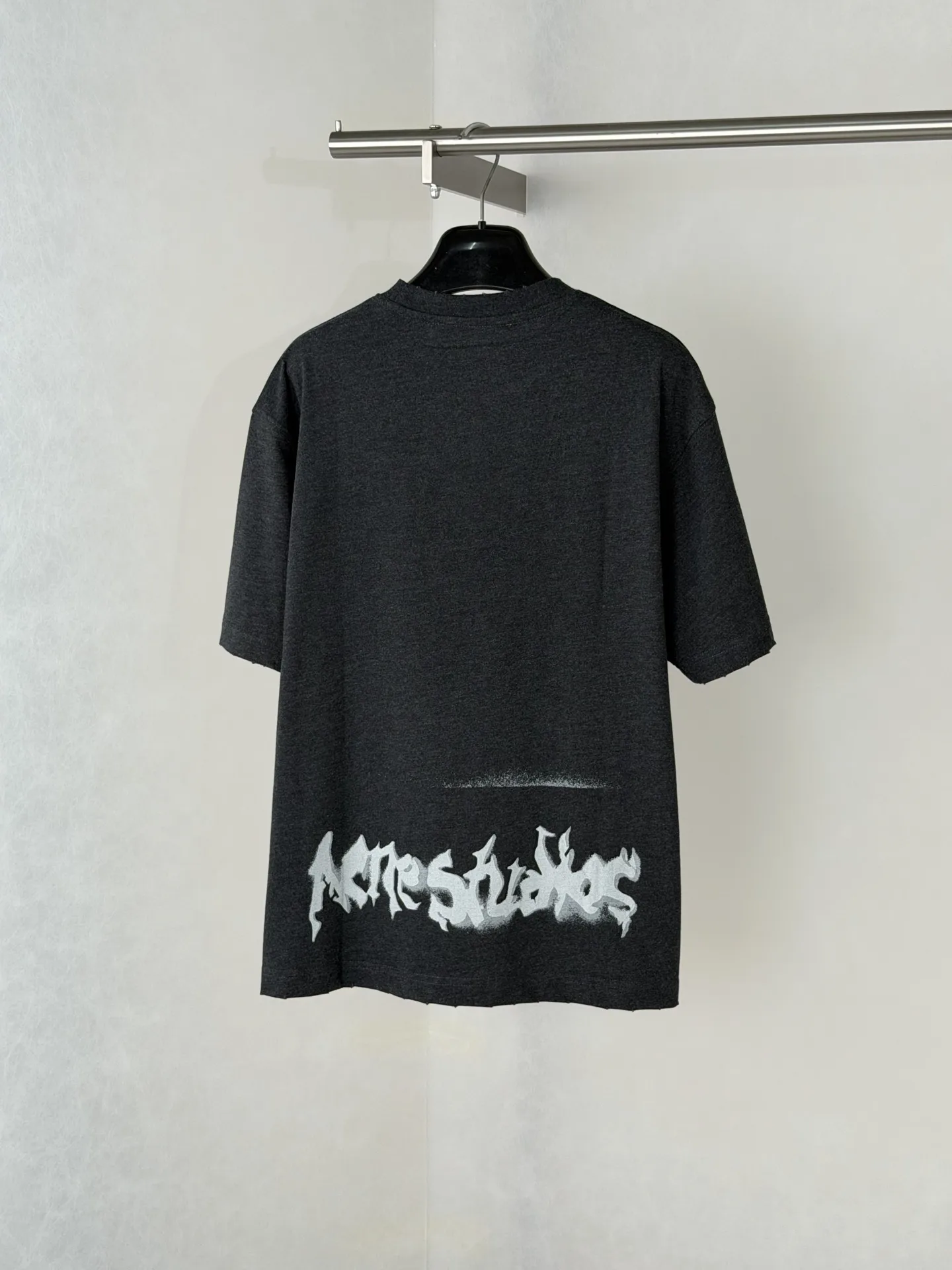 Gothic Logo Spray-Paint T-Shirt D19518586 — view 2