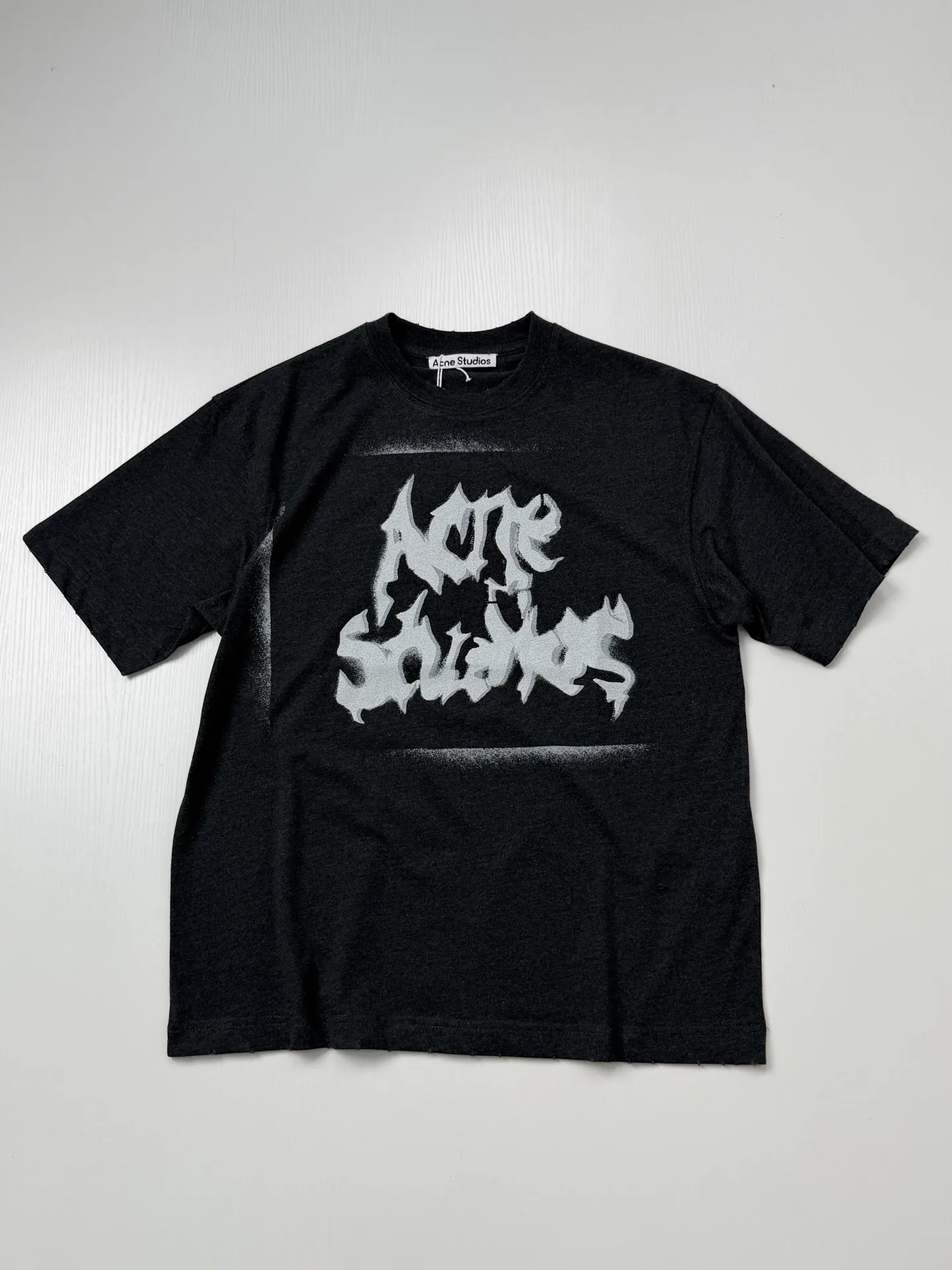 Gothic Logo Spray-Paint T-Shirt D19518586 — view 3