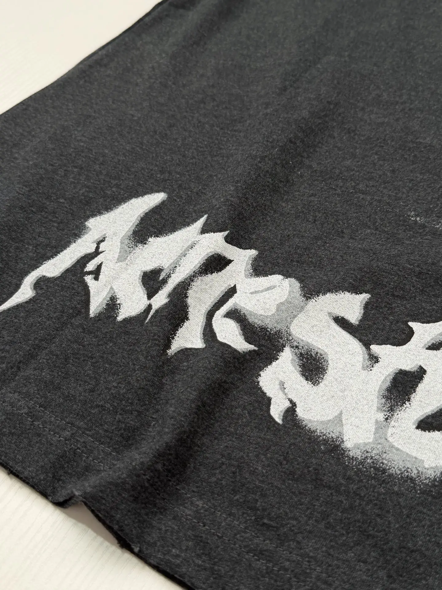 Gothic Logo Spray-Paint T-Shirt D19518586 — view 9