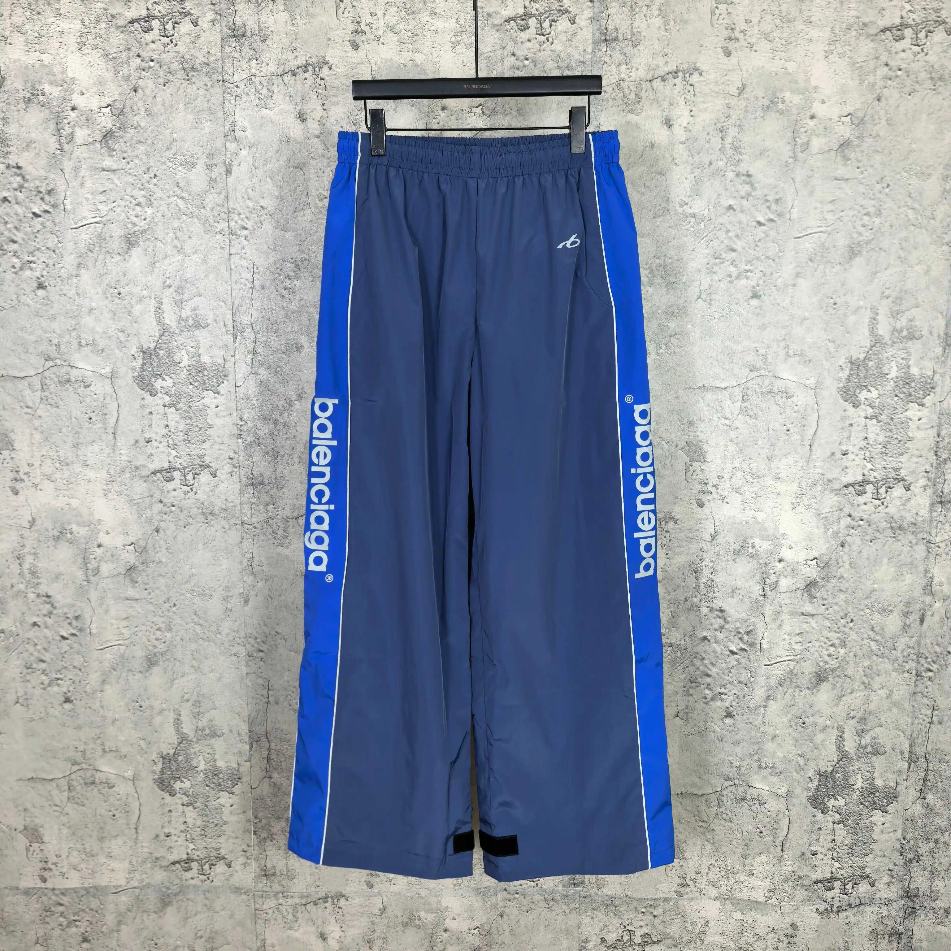Bodies Relaxed Logo-Print Tracksuit Pants D20024466