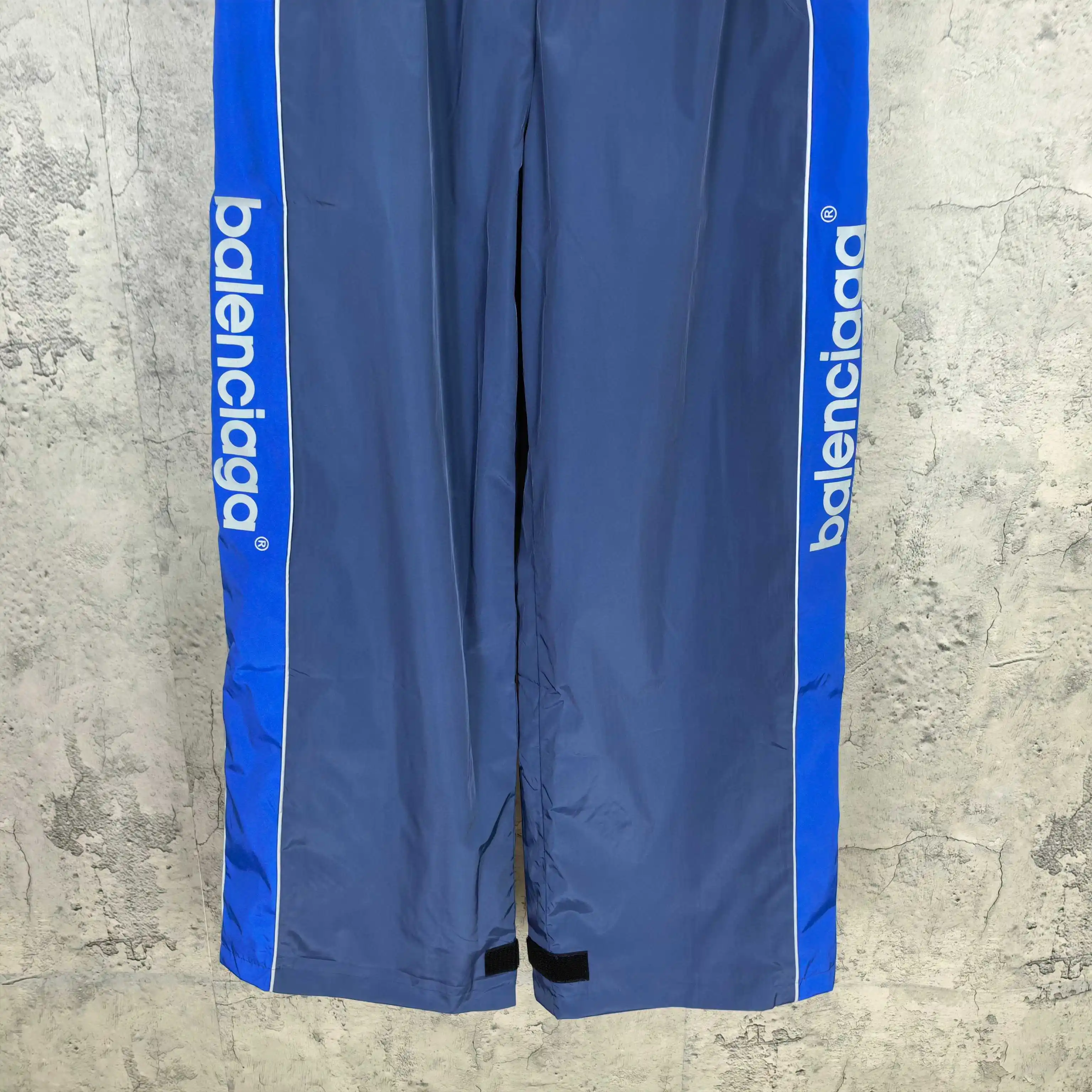 Bodies Relaxed Logo-Print Tracksuit Pants D20024466 — view 10