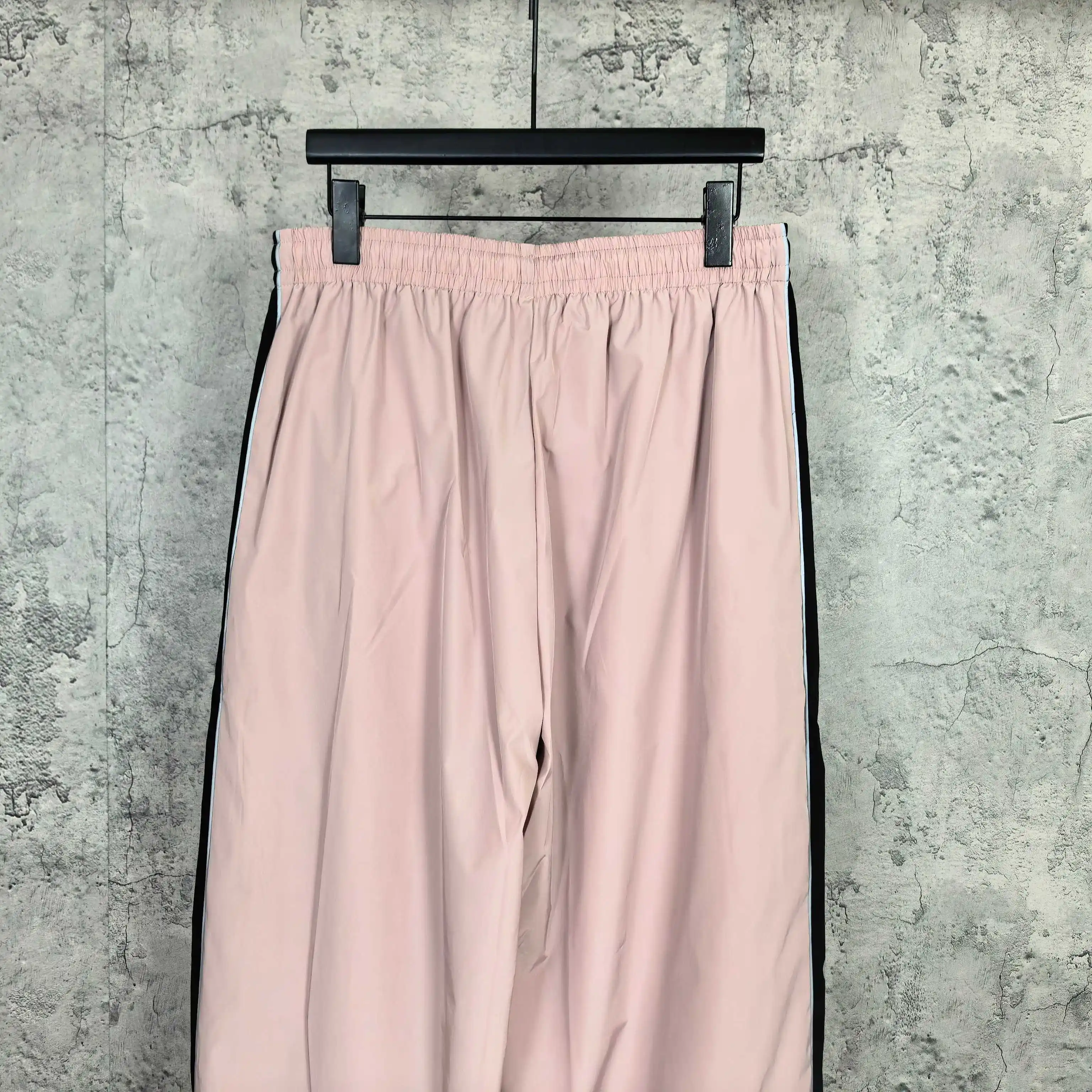 Logo-Print Relaxed Tracksuit Pants D20024468 — view 6