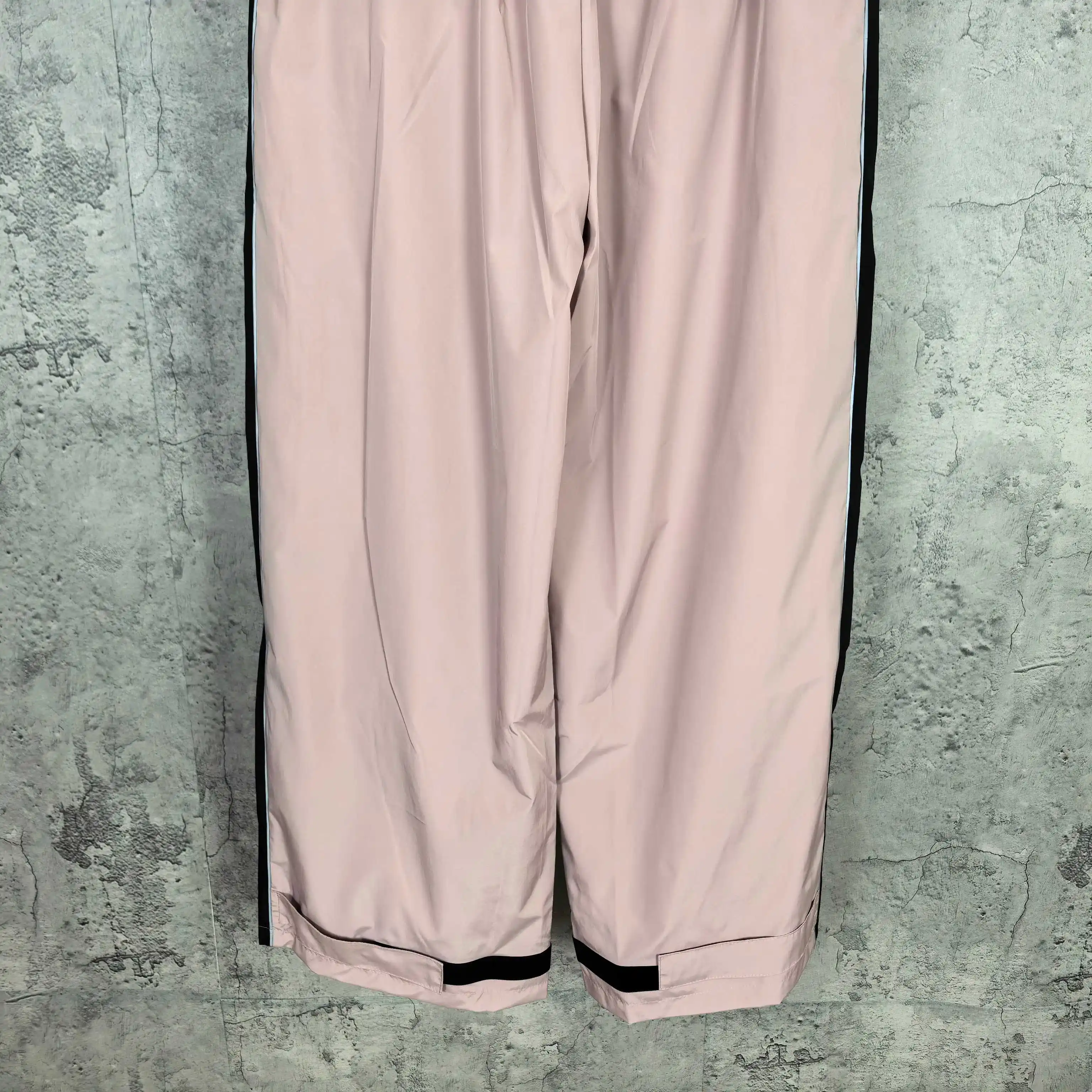 Logo-Print Relaxed Tracksuit Pants D20024468 — view 12