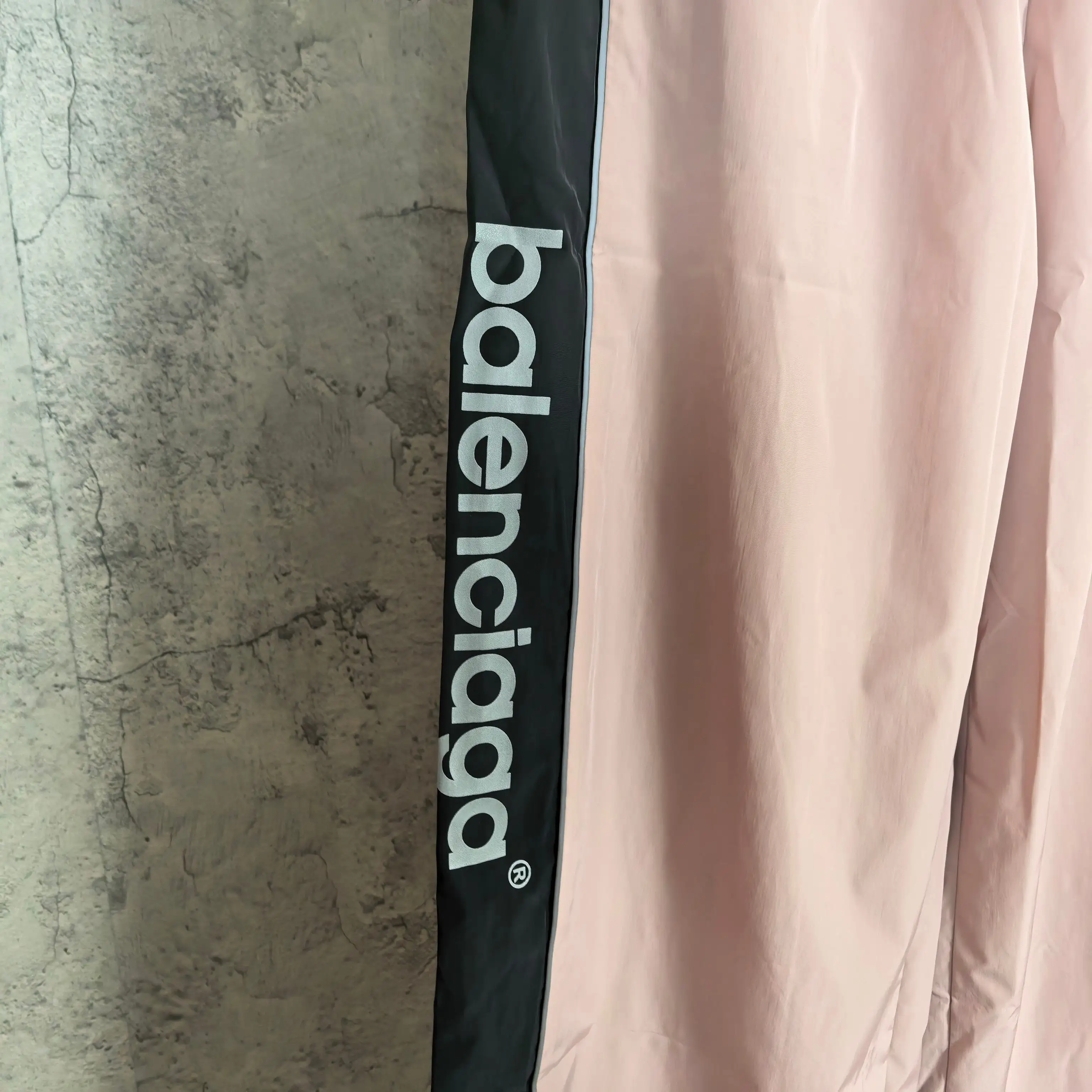 Logo-Print Relaxed Tracksuit Pants D20024468 — view 13