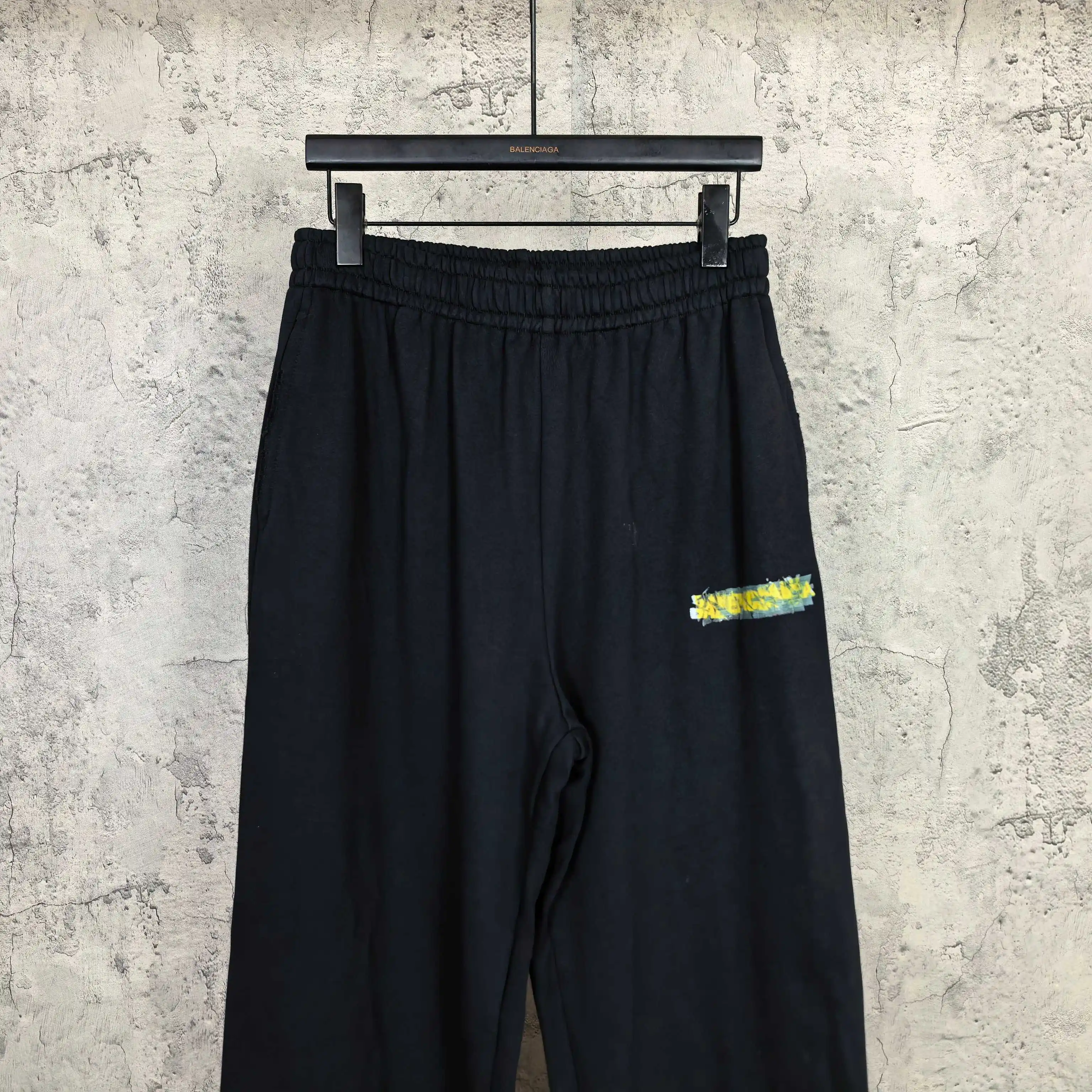 Messy Spray Logo Baggy Sweatpants D20024492 — view 3