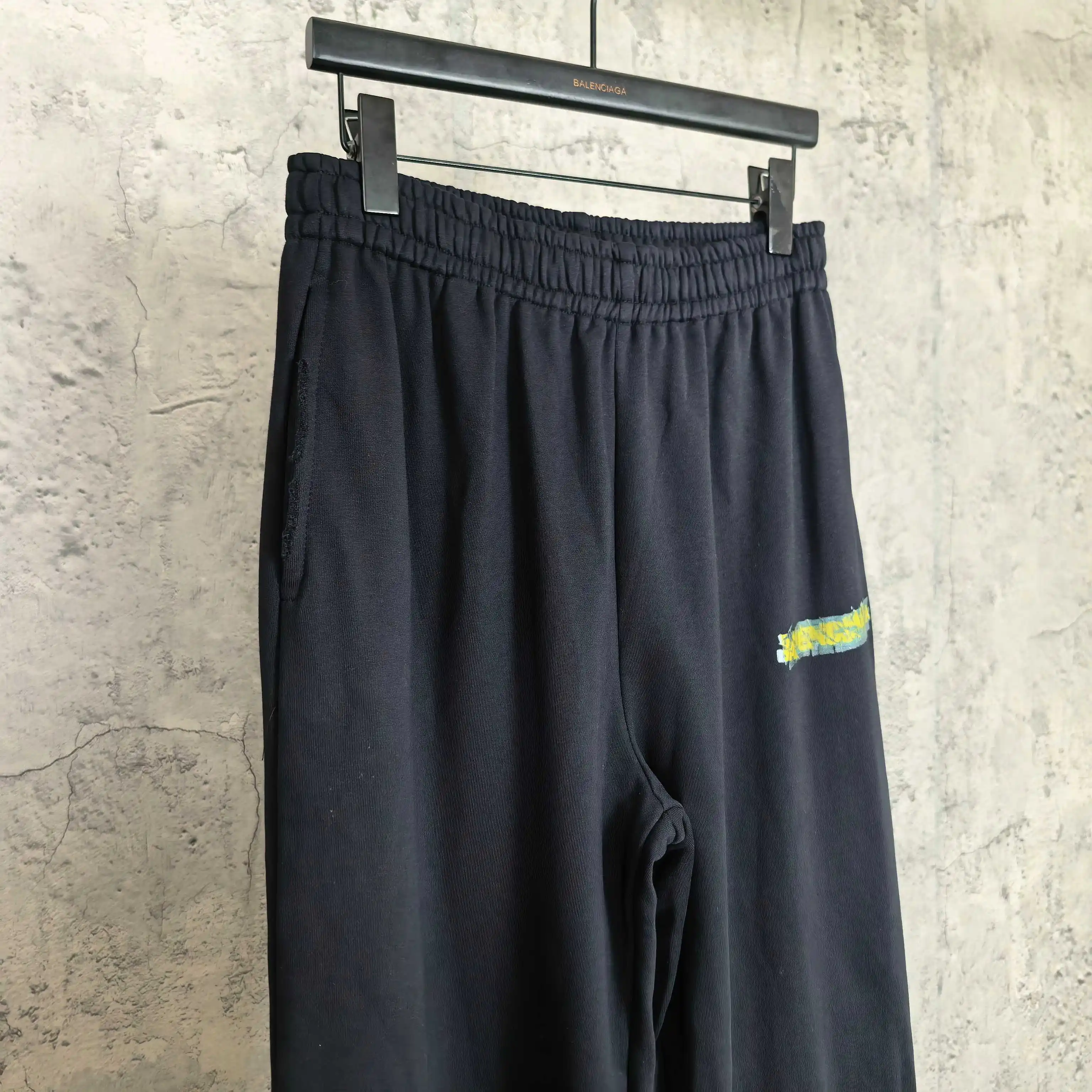 Messy Spray Logo Baggy Sweatpants D20024492 — view 7